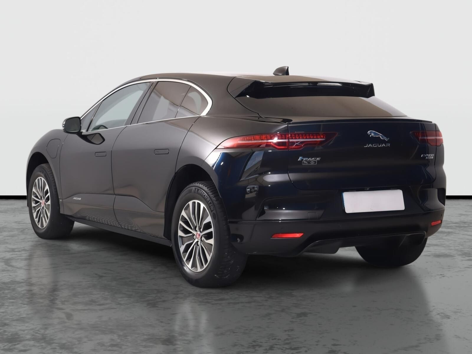 Jaguar I-Pace, EV400, SoH 86%, 4X4, Automat - fotka 4