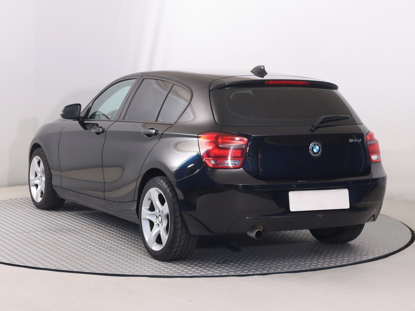 BMW Řada 1, 114d, Serv.kniha - fotka 4