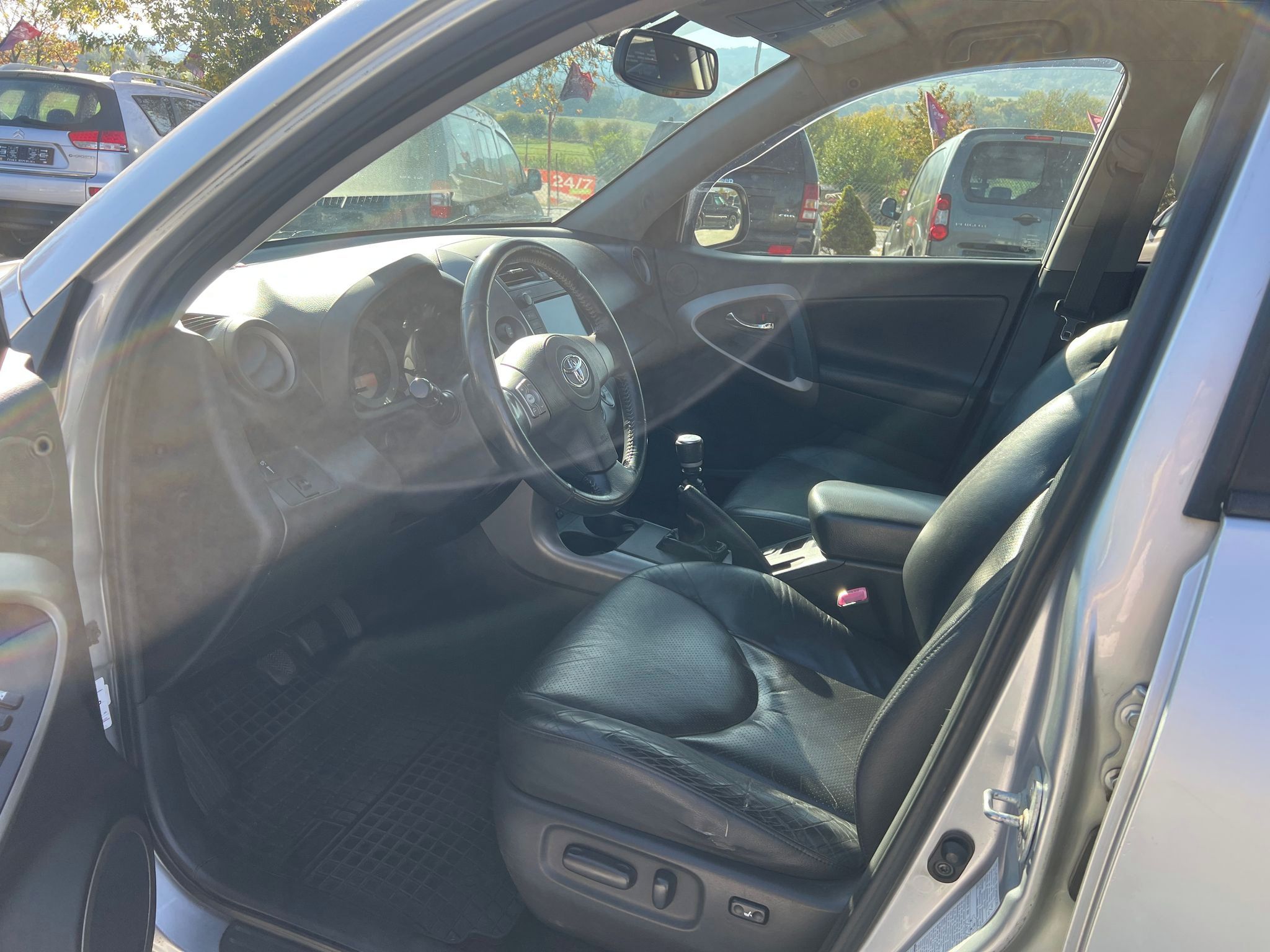 Toyota Rav4 - fotka 6