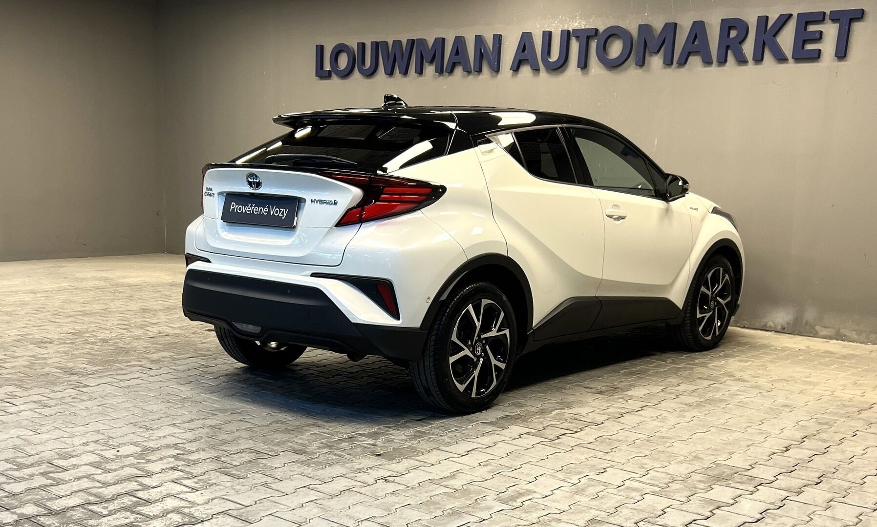 Toyota C-HR, 1.8 Hybrid AT SELECTION - fotka 2