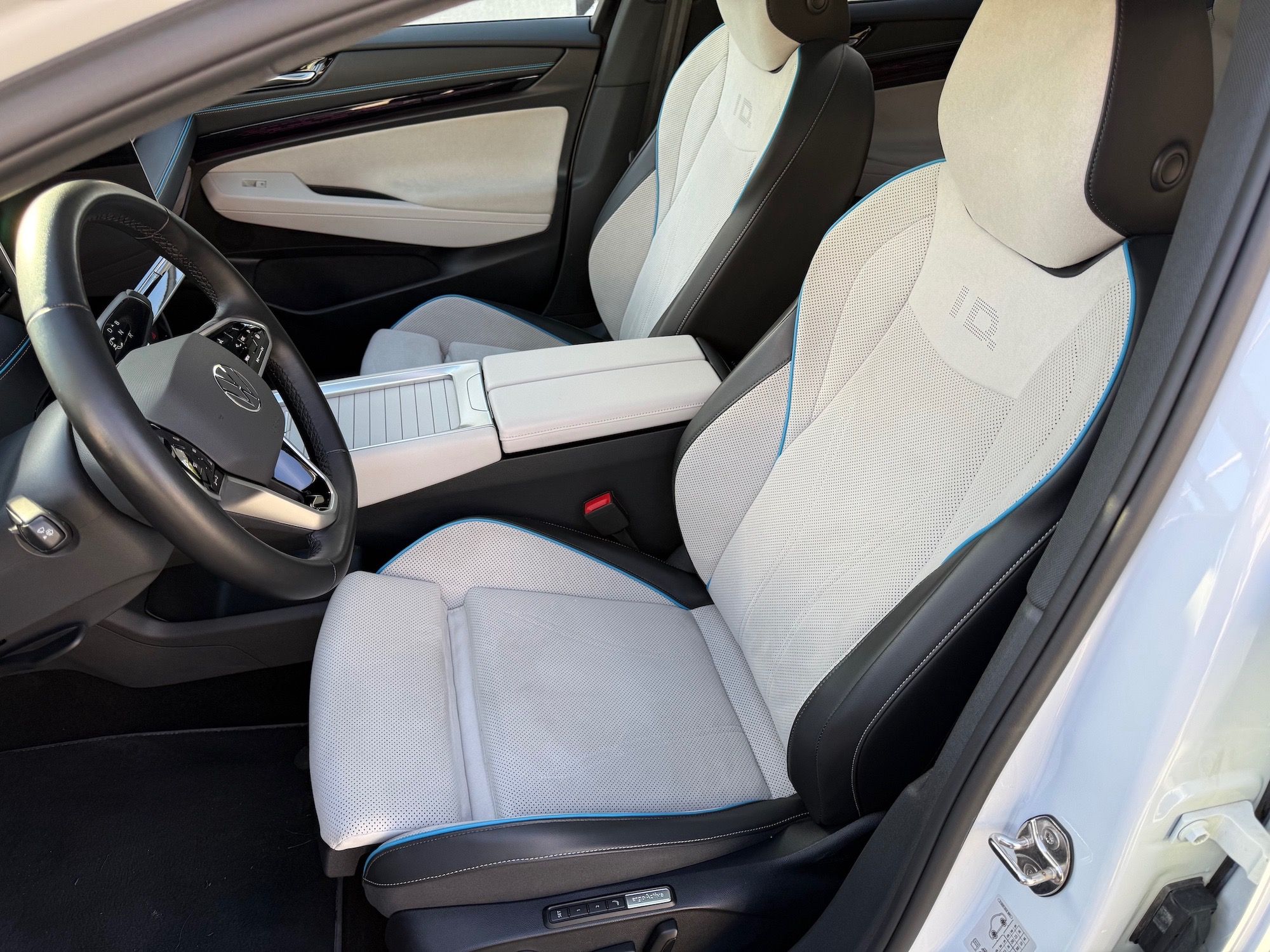 Volkswagen ID.7, ID.7 Pro 210kW (77kWh) - fotka 5