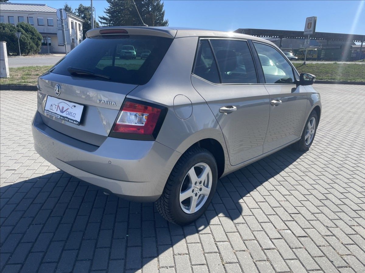 Škoda Fabia, 1,2 TSi 66kw Style Klima ESP V - fotka 4