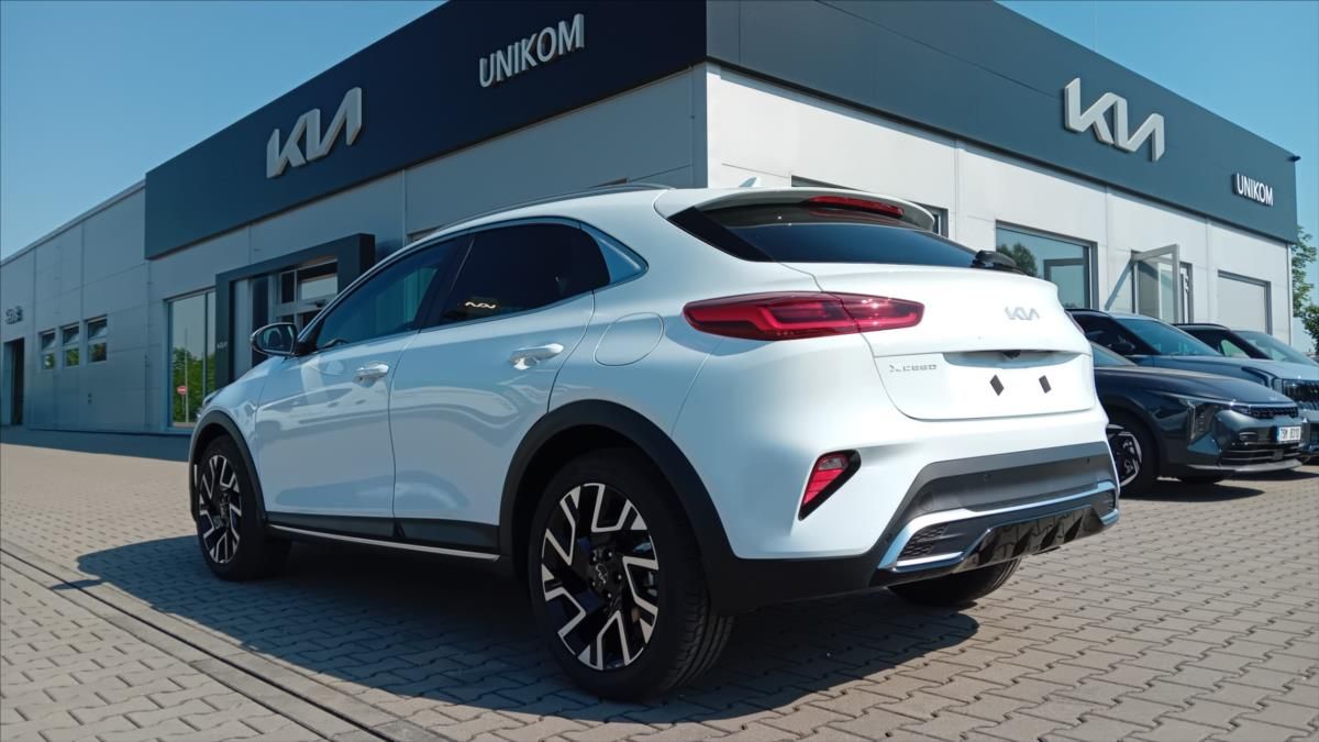 Kia XCee´d, 1,6 T-GDi GPF 7DCT EXCLUSIVE - fotka 3