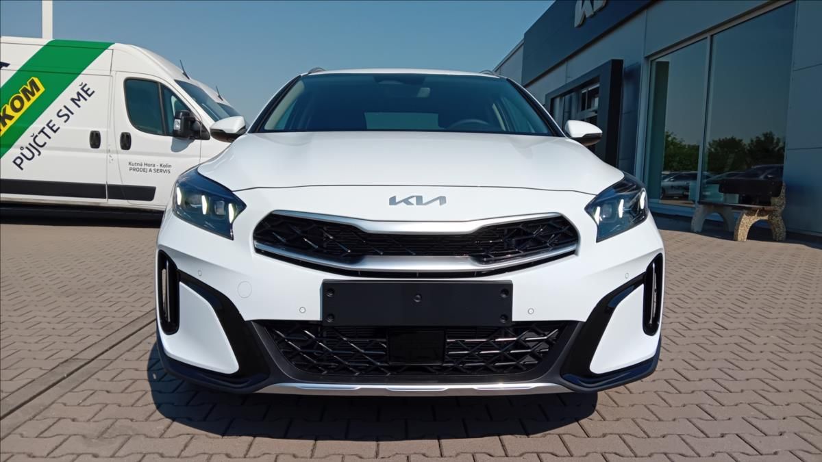 Kia XCee´d, 1,6 T-GDi GPF 7DCT EXCLUSIVE - fotka 2