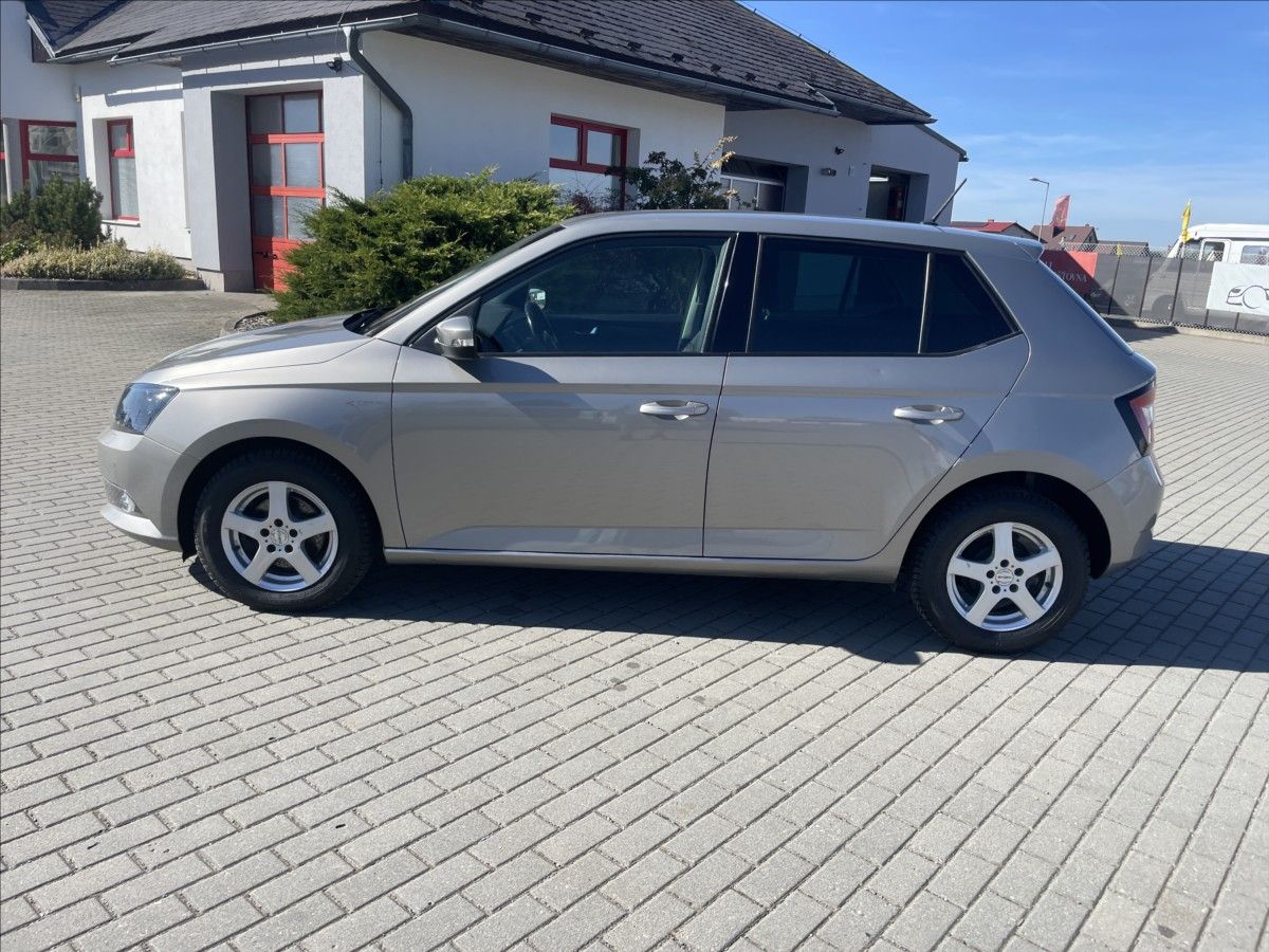 Škoda Fabia, 1,2 TSi 66kw Style Klima ESP V - fotka 2