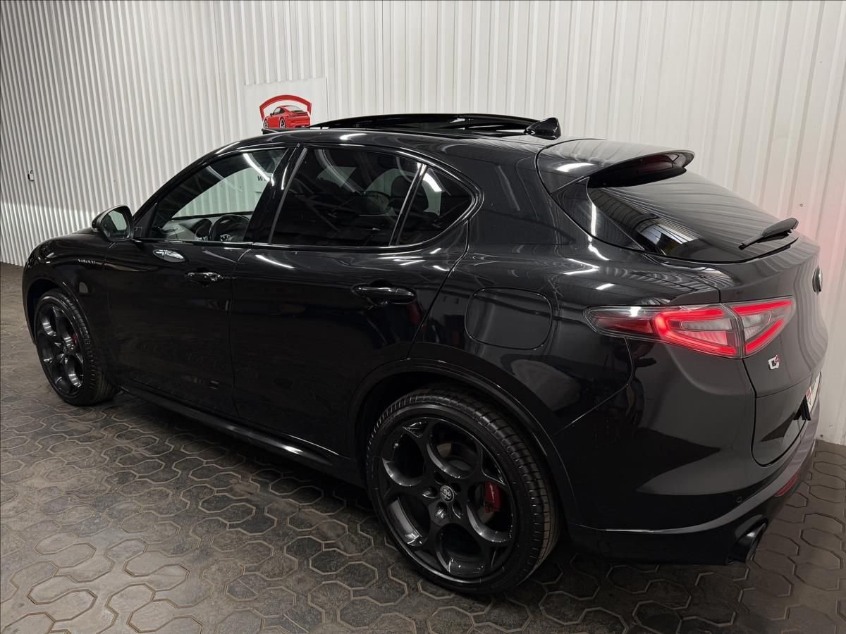 Alfa Romeo Stelvio, VELOCE 206kW Q4 PANO TAŽNÉ R21 - fotka 6