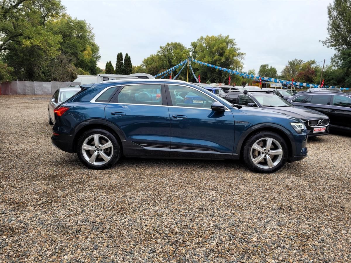 Audi e-tron, 55,95KWH,4x4,SOH 90,6% - fotka 4