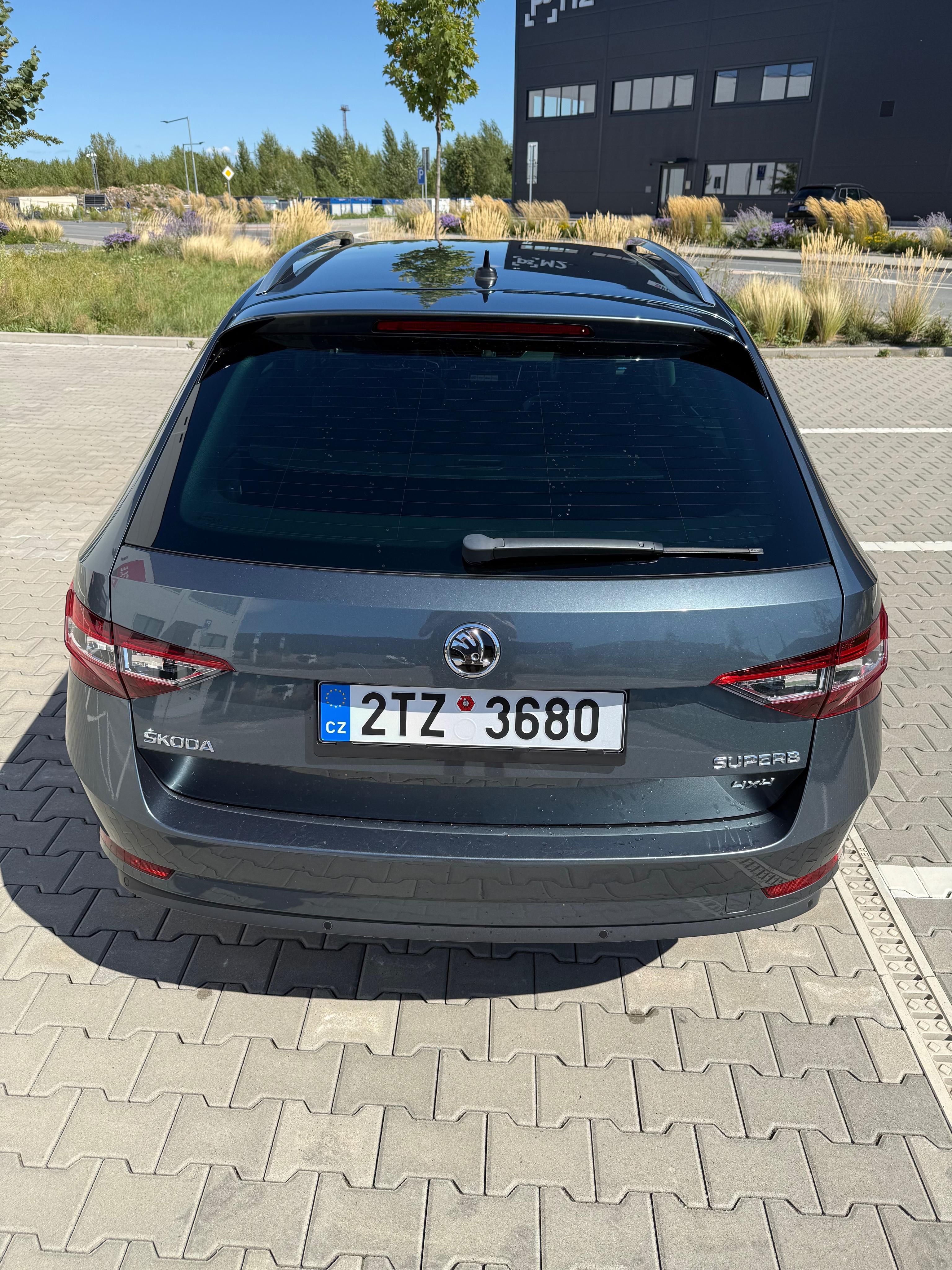 Škoda Superb, 2.0tdi 140kW L&K DSG - fotka 6