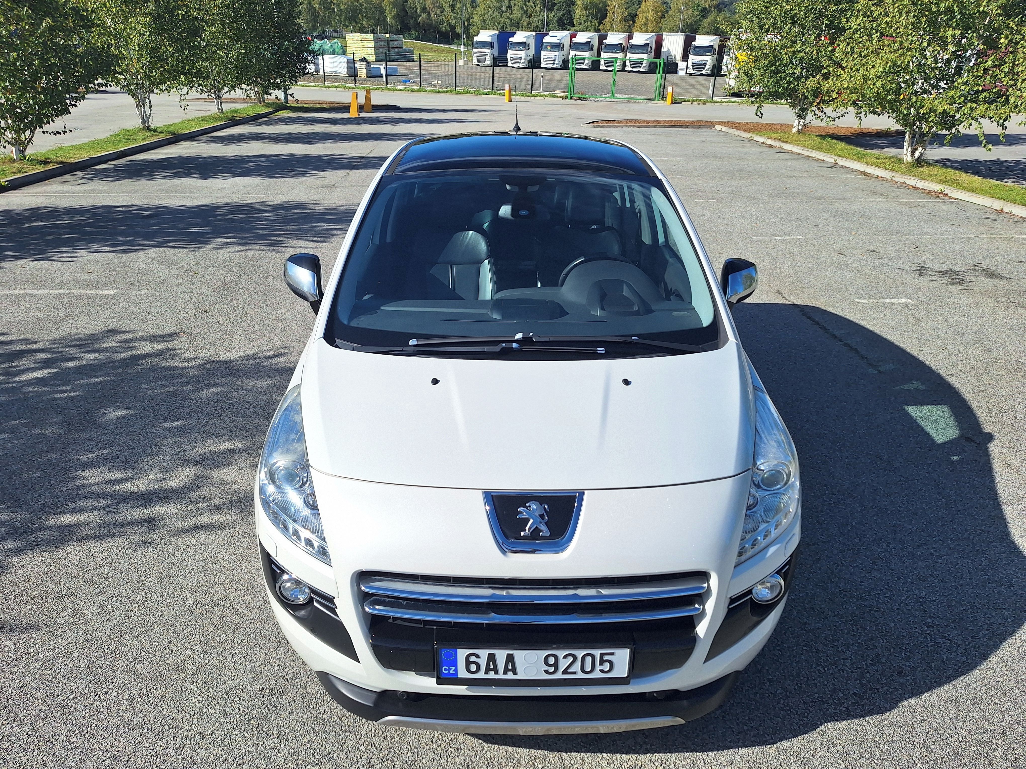 Peugeot 3008, 3008 Hybrid 4 2.0 HDI 4x4 MAX! - fotka 5