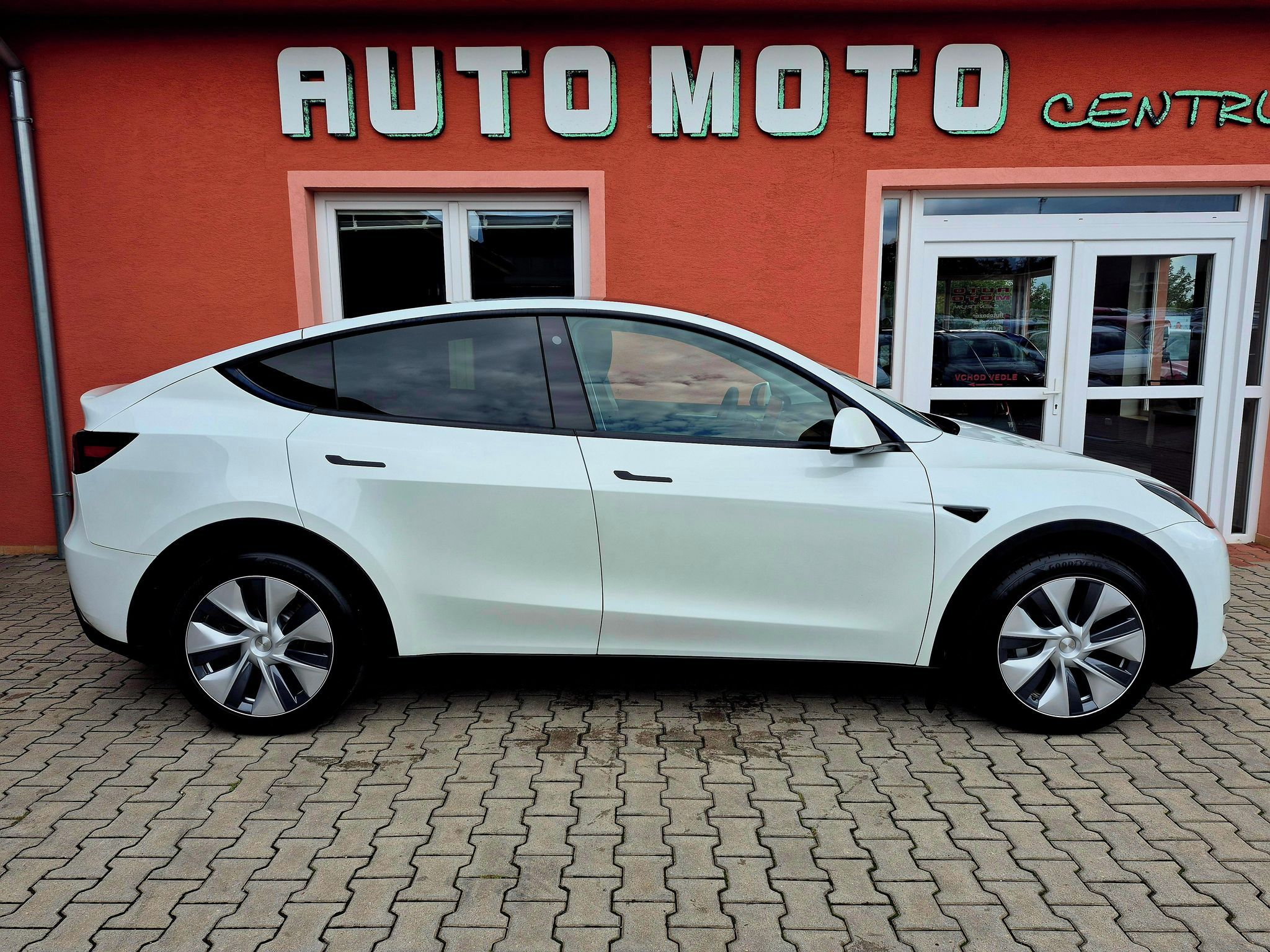 Tesla Model Y, Long Range Dual Motor, Berlín - fotka 5
