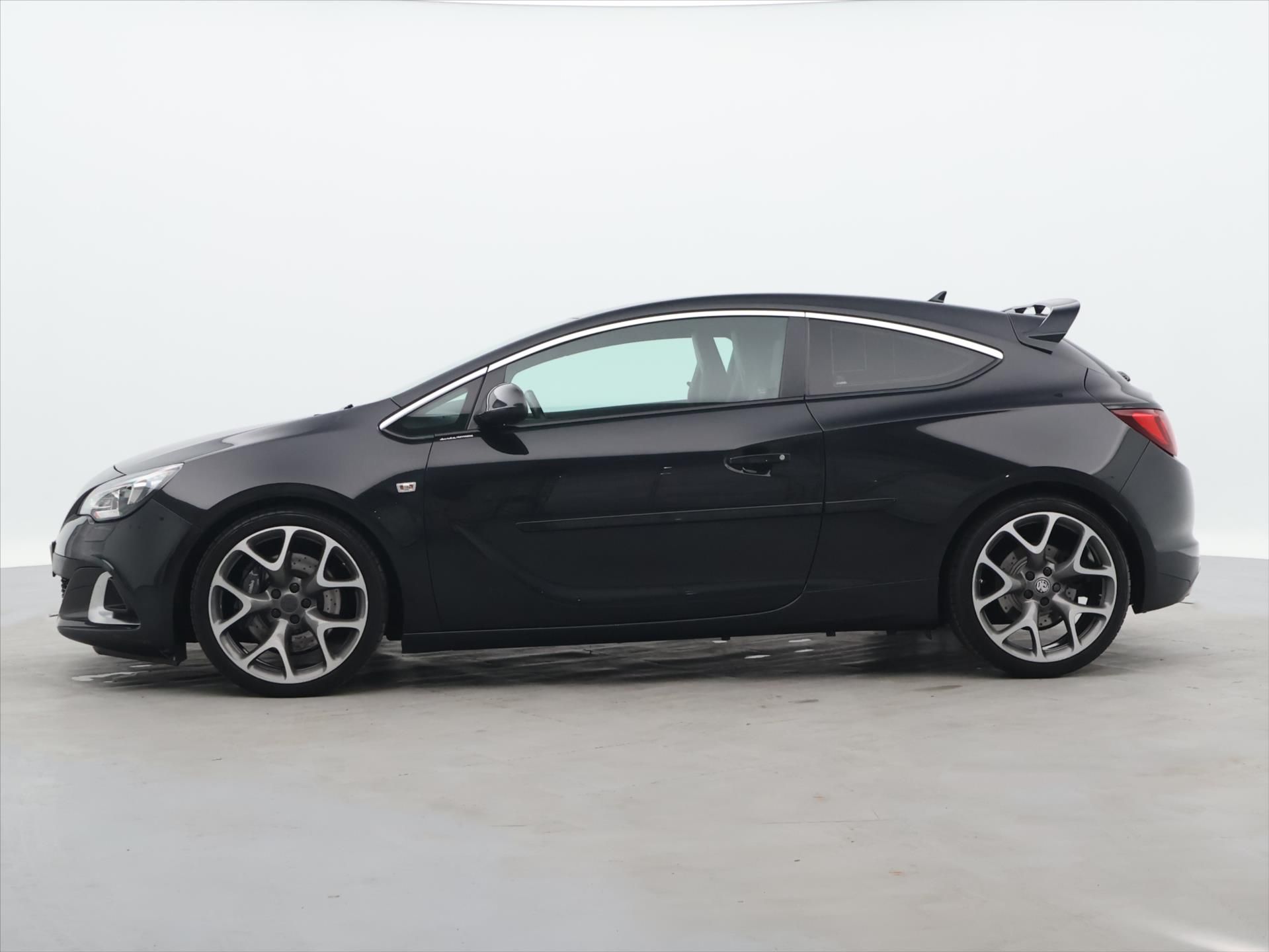 Opel Astra, 2,0 T 206kW OPC Black Edit. CZ - fotka 4