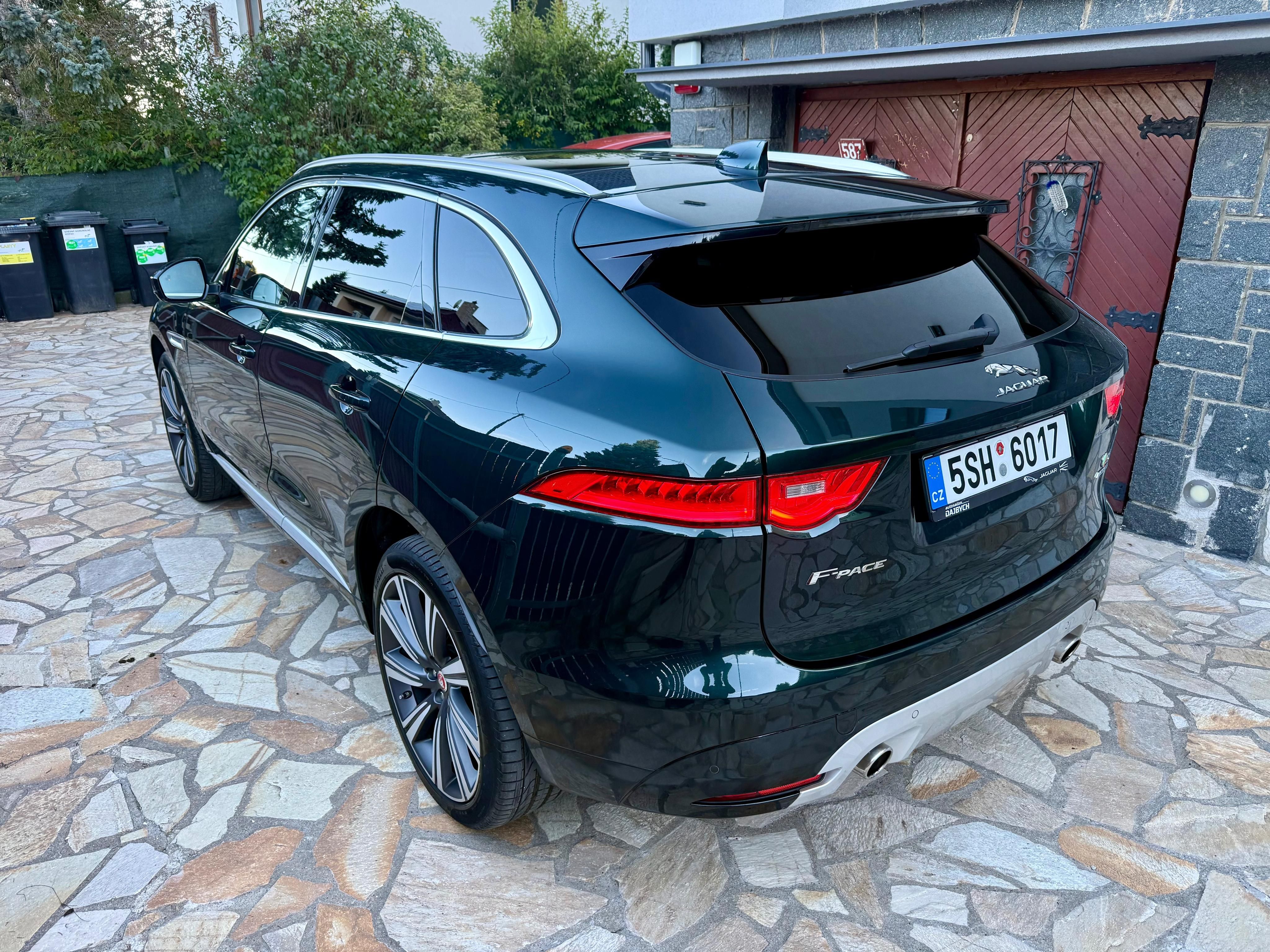 Jaguar F-Pace, 3.0 280 KW 4X4 MAX VÝBAVA TOP - fotka 6