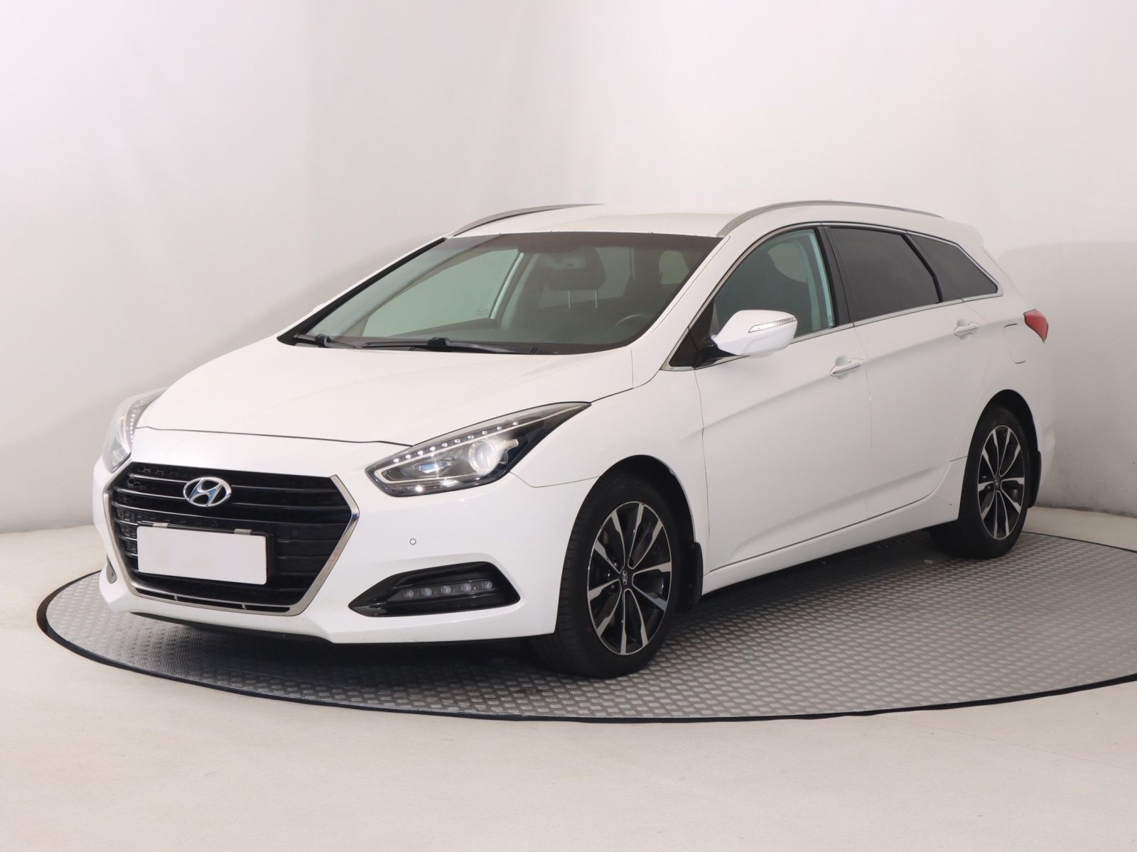 Hyundai i40, 1.7 CRDi, Automat, Serv.kniha - fotka 3
