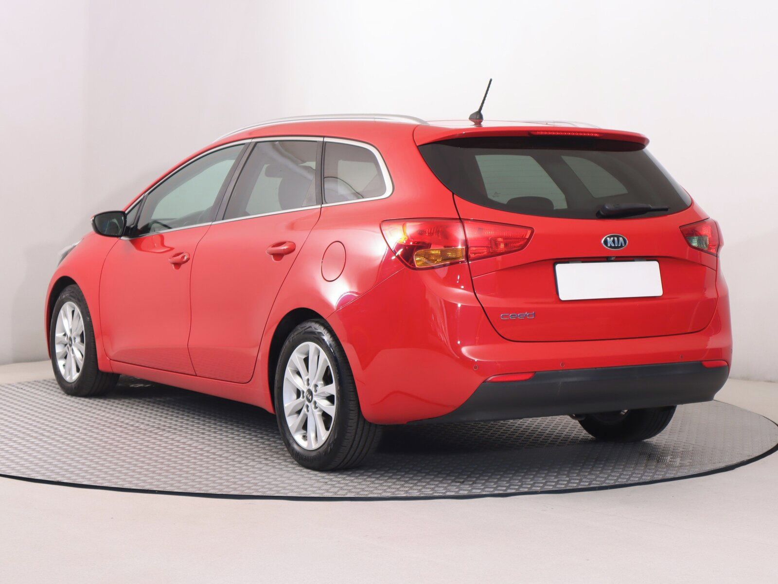 Kia Cee´d, 1.6 GDI, Automat, Serv.kniha - fotka 4