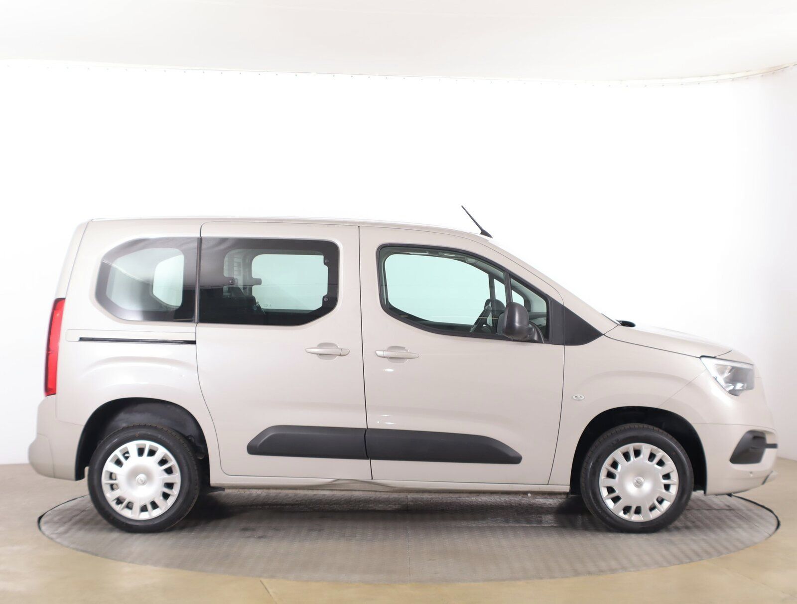 Opel Combo, 1.5 CDTI, Edition, 5Míst, ČR - fotka 6