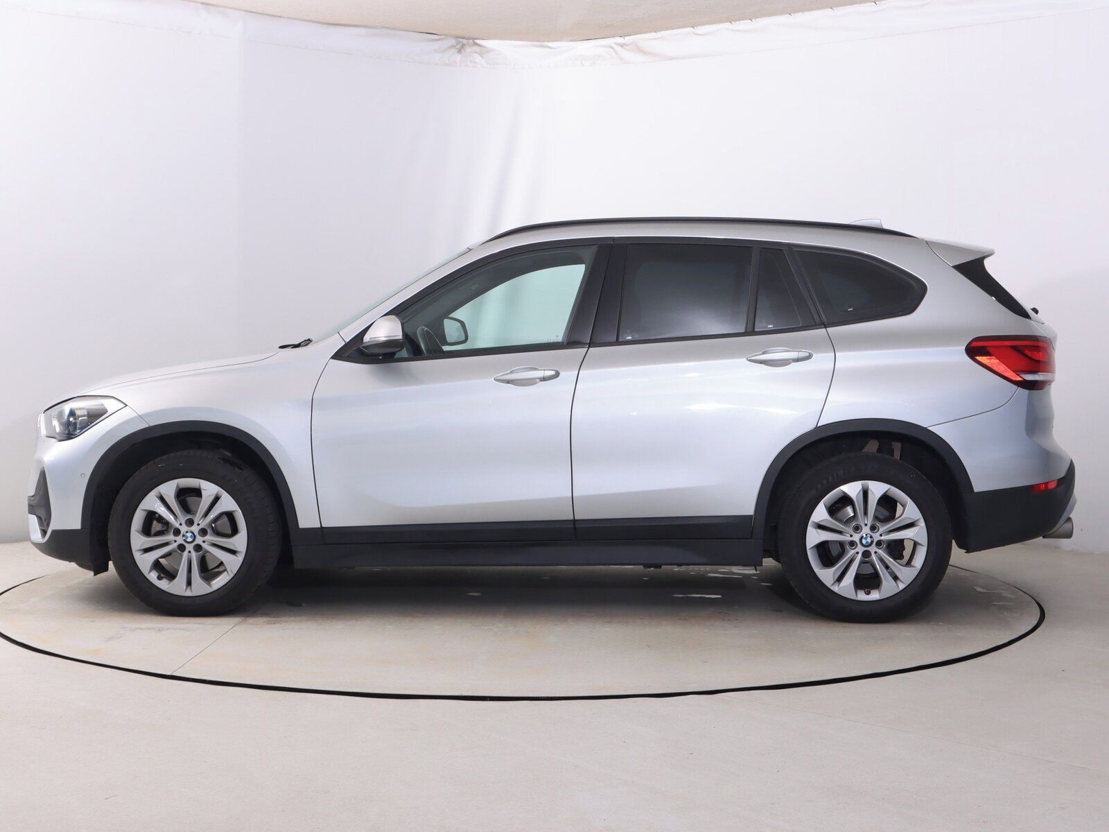 BMW X1, sDrive18i, Automat, Serv.kniha - fotka 3