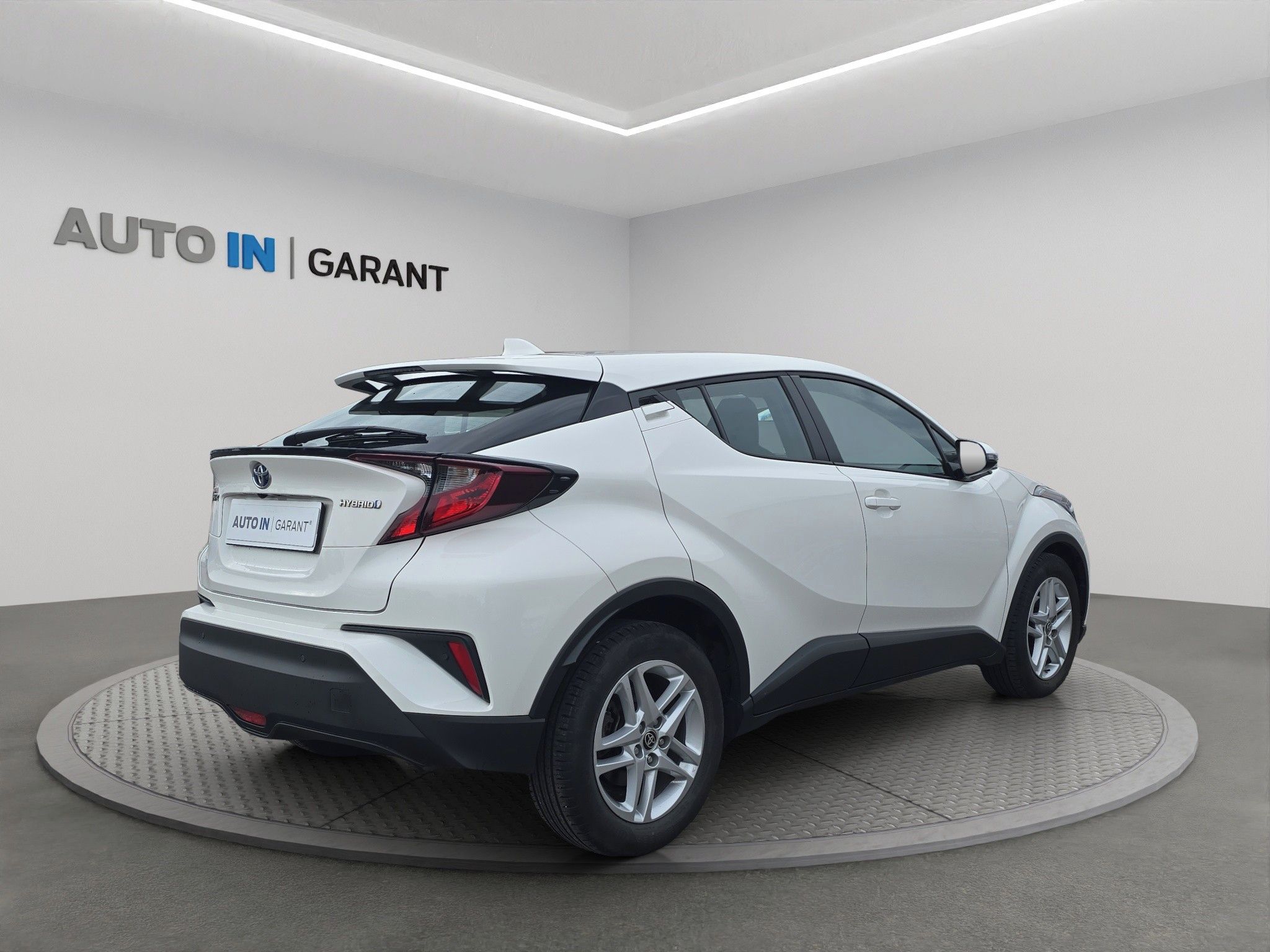 Toyota C-HR, 1.8 e-CTV 72kW, ČR, 1. Maj., S - fotka 5