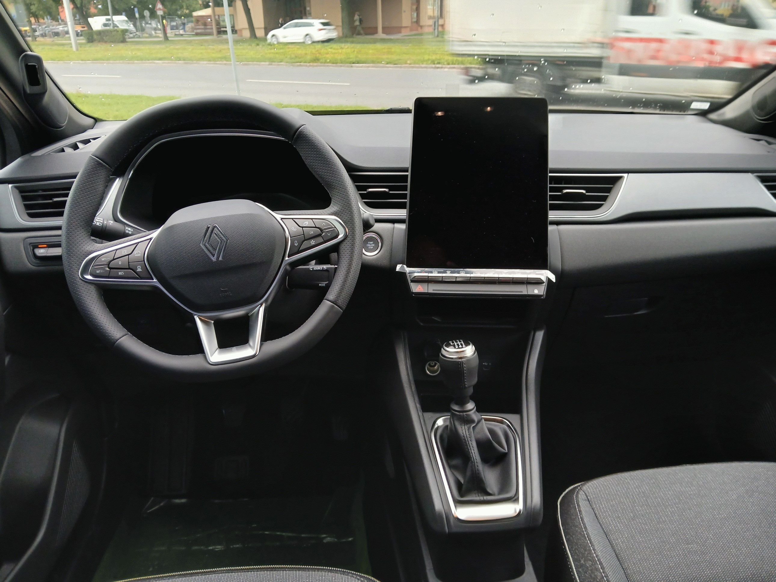 Renault Symbioz, techno milf hybrid 140 pobočka - fotka 4