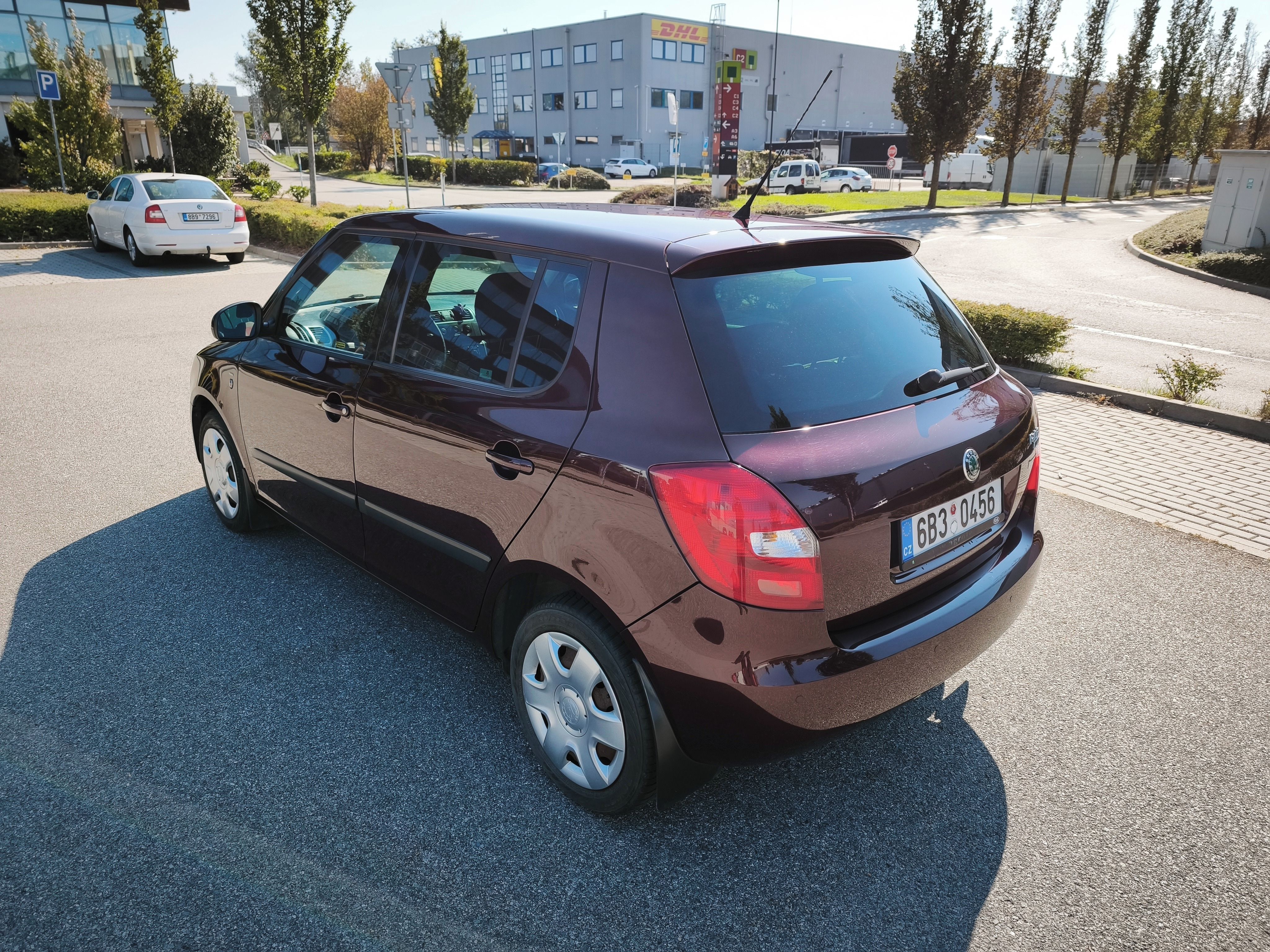 Škoda Fabia, II. 1.4 16V 63 kW - 107000km - fotka 4
