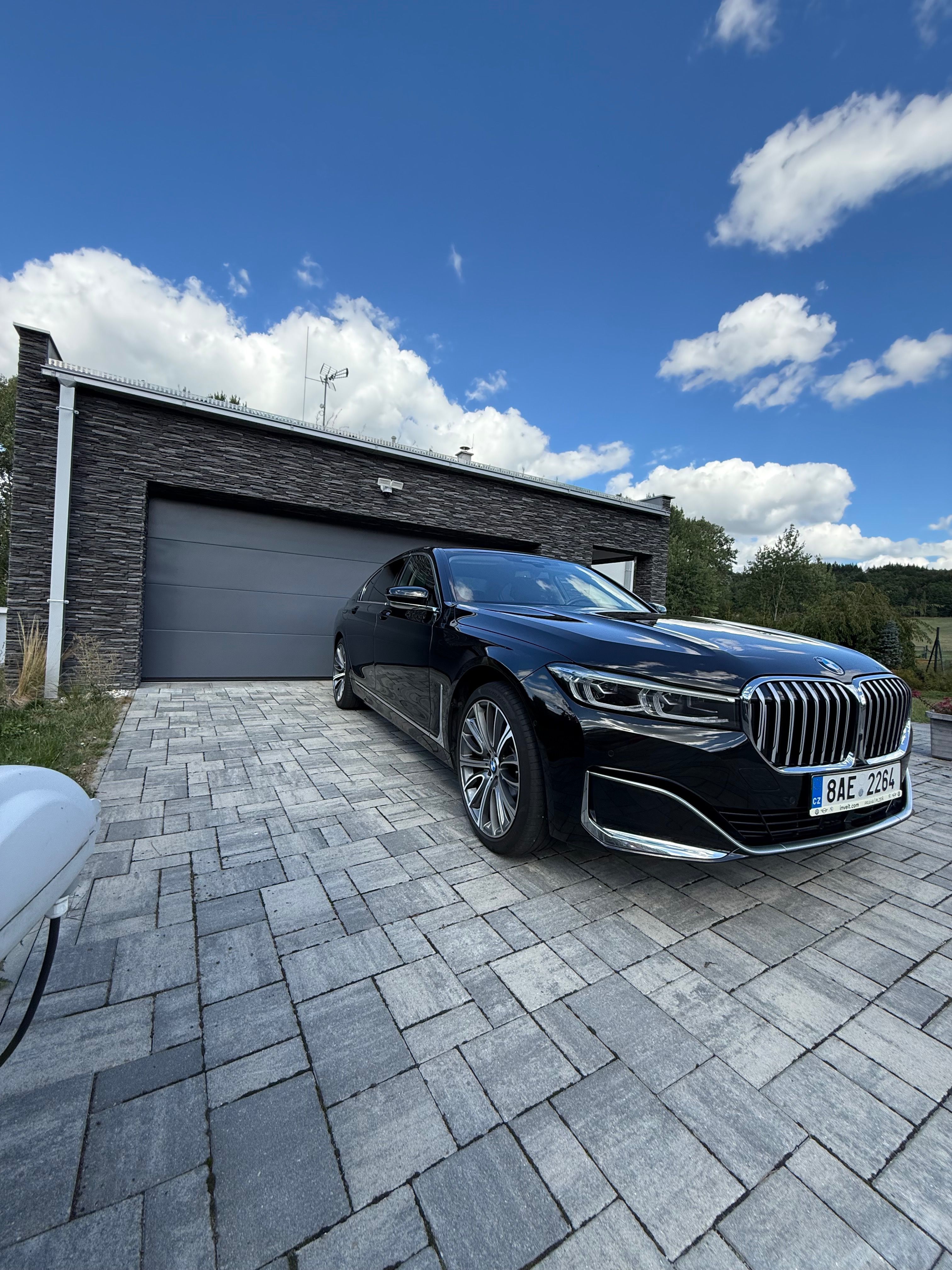 BMW Řada 7, BMW 730d xDrive - fotka 4