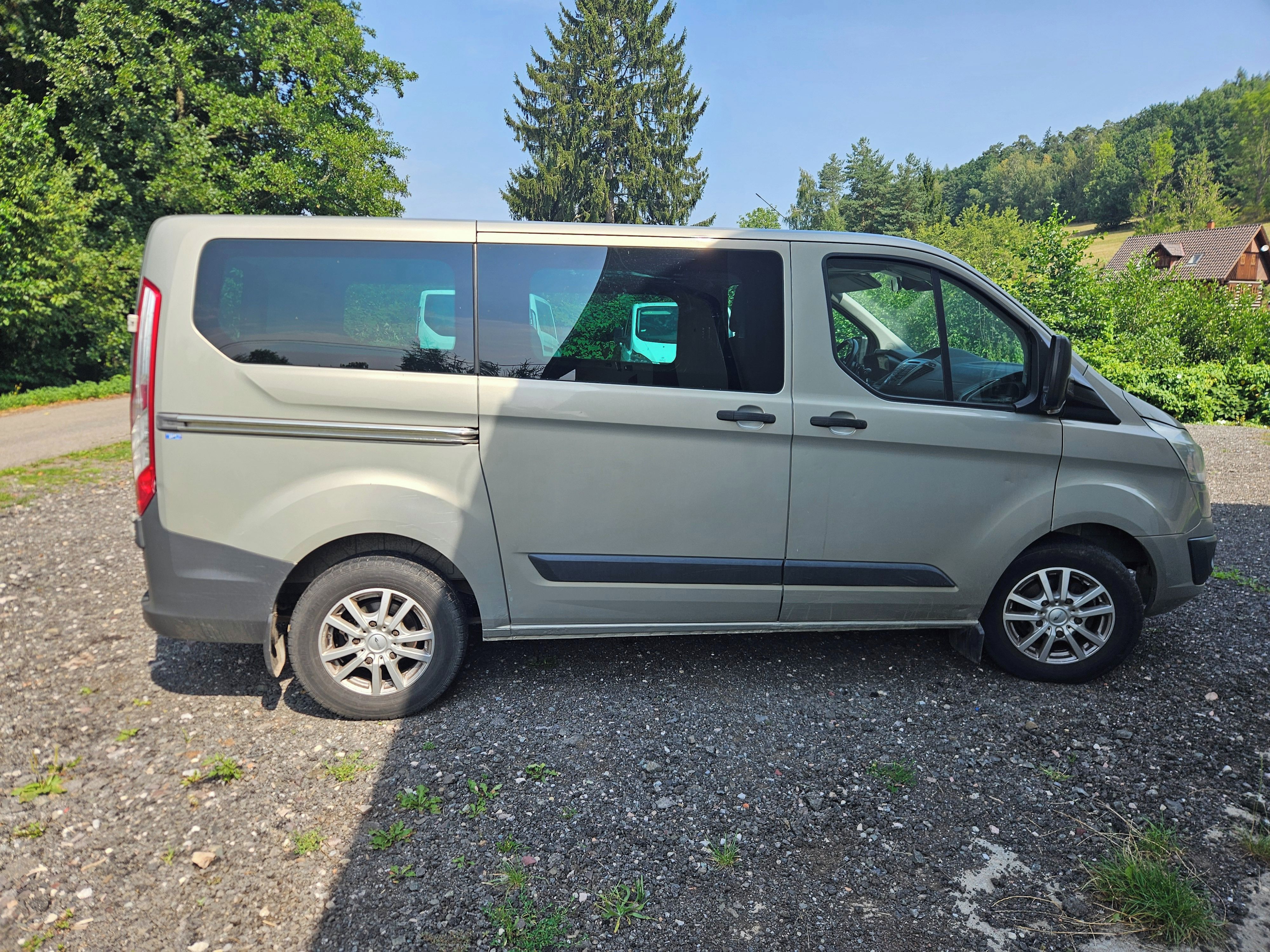 Ford Transit Custom, 2,2 TDCi mikrobus 9-místný - fotka 5