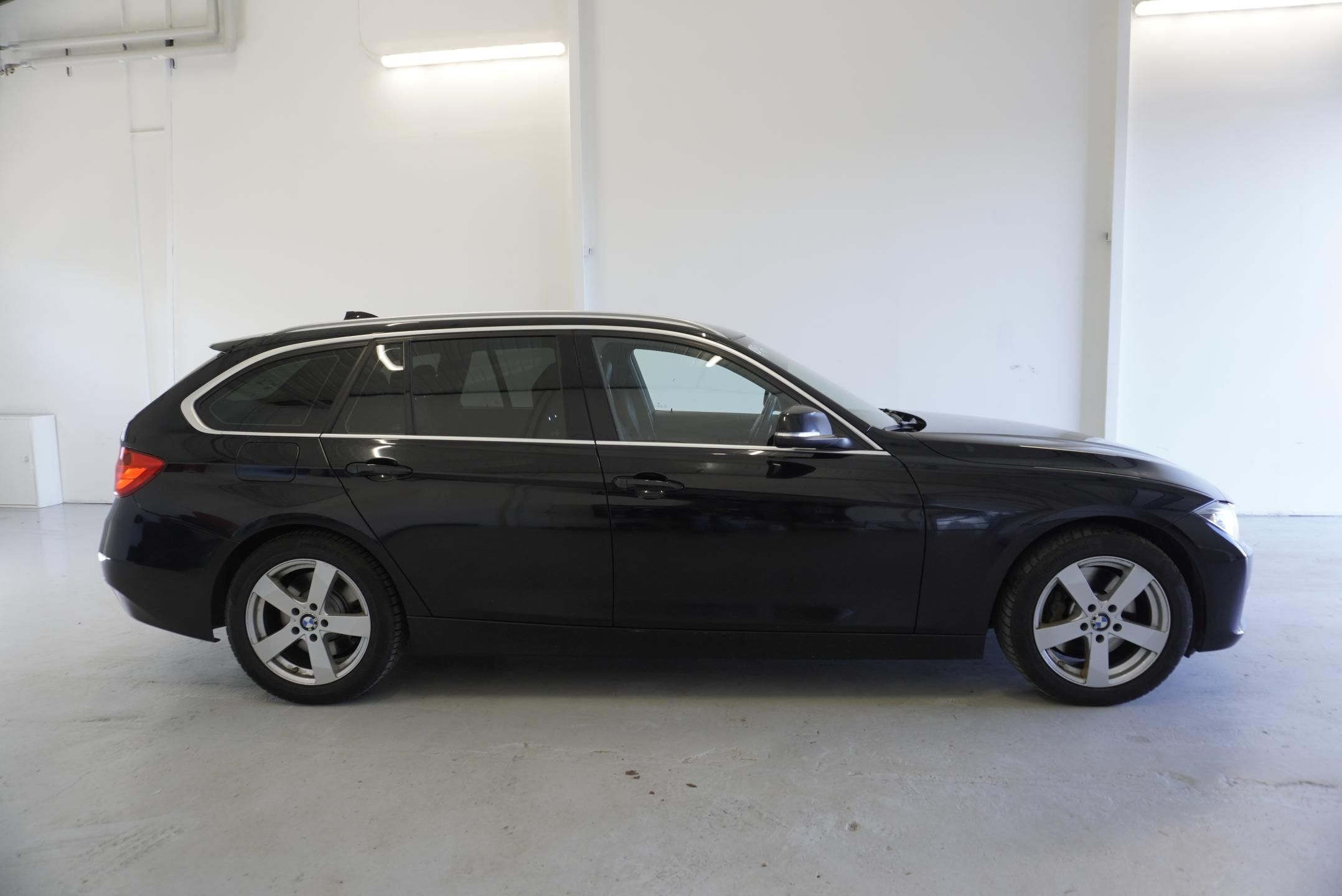 BMW Řada 3, 3,0 XDRIVE AUT. - fotka 4