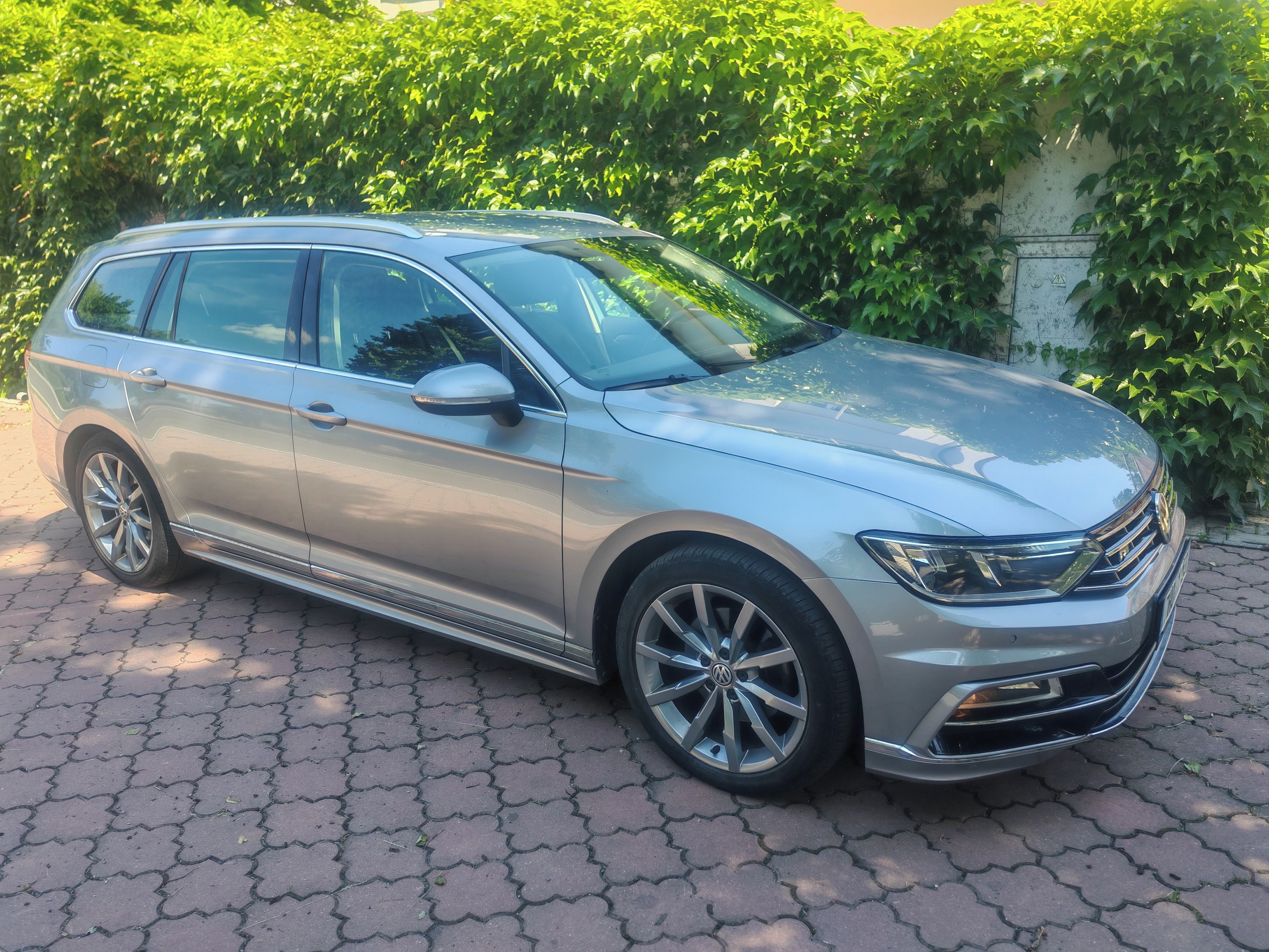 Volkswagen Passat, Passat R-Line B8 Kup ČR Naj170 - fotka 6