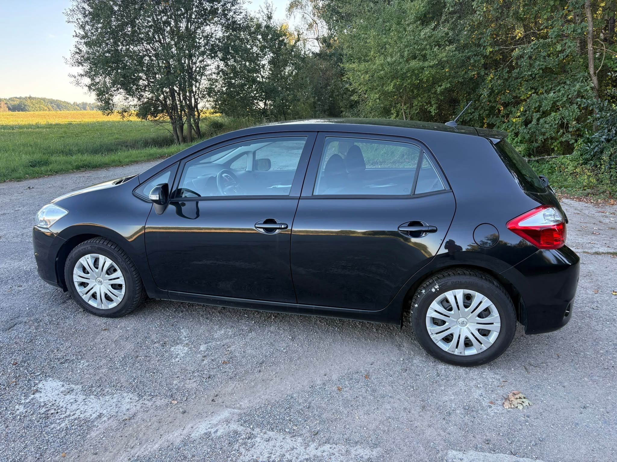 Toyota Auris, 1,33 16V VVTi 73 KW Plný ser - fotka 6