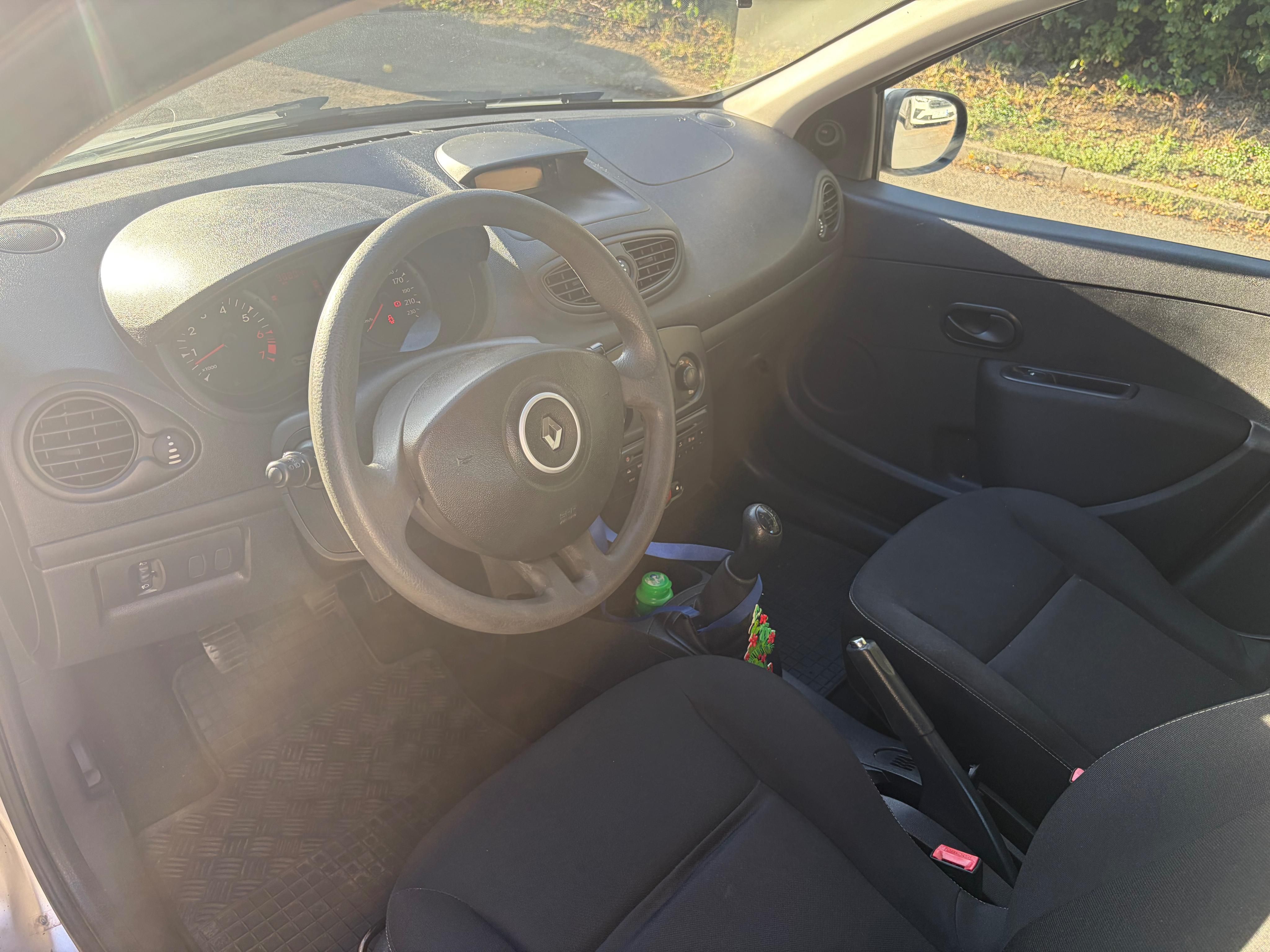 Renault Clio, 1.2 16V 55 kW, STK 09/2028 - fotka 4