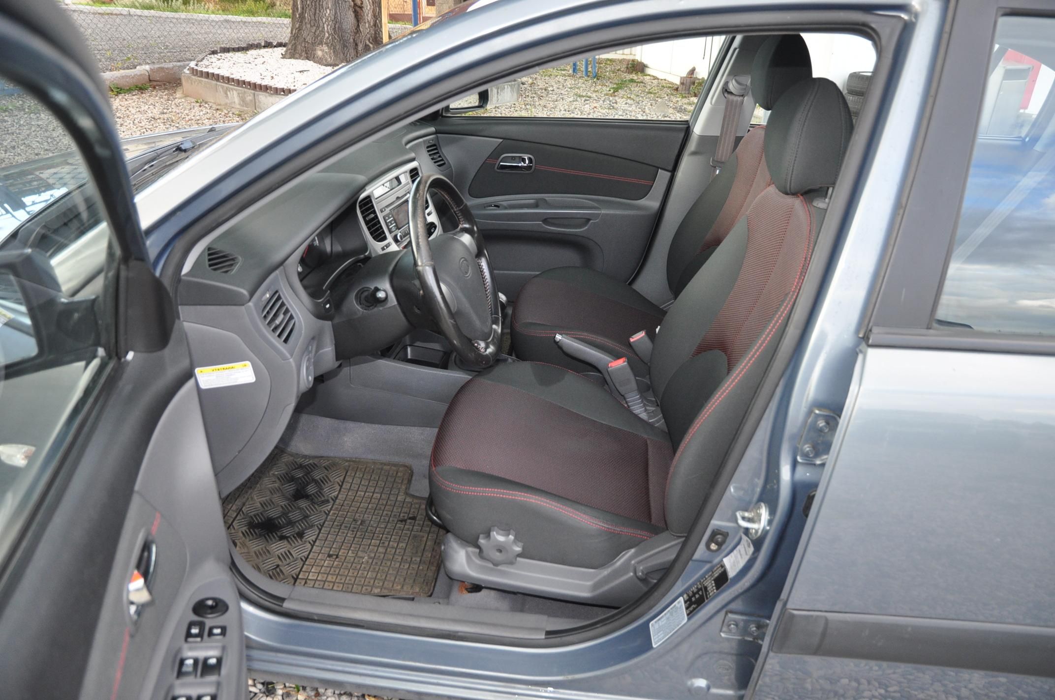 Kia Rio, 1.4i 71kW 5dv. - fotka 6