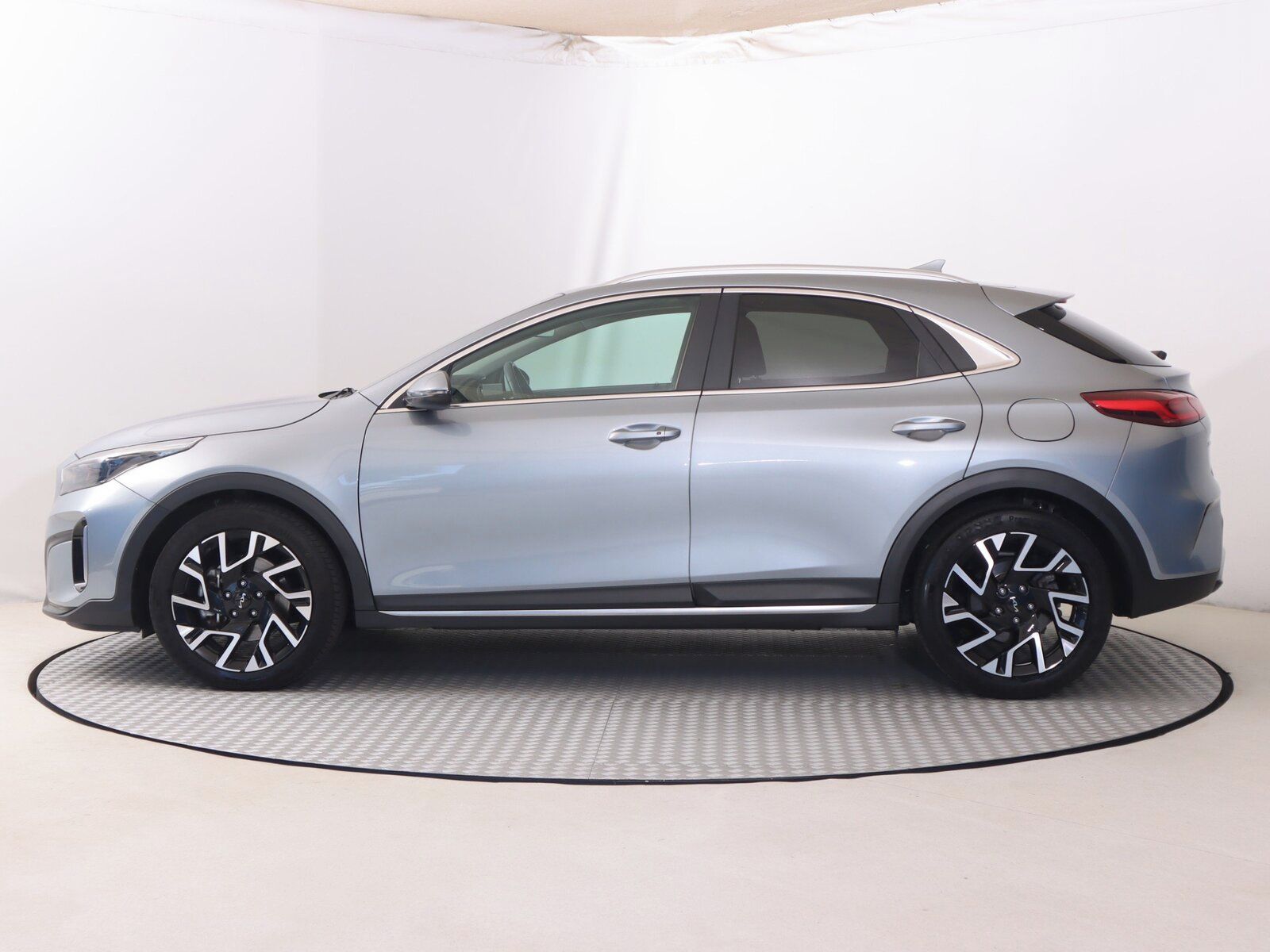 Kia XCee´d, 1.5 T-GDI, Gold, Automat - fotka 3