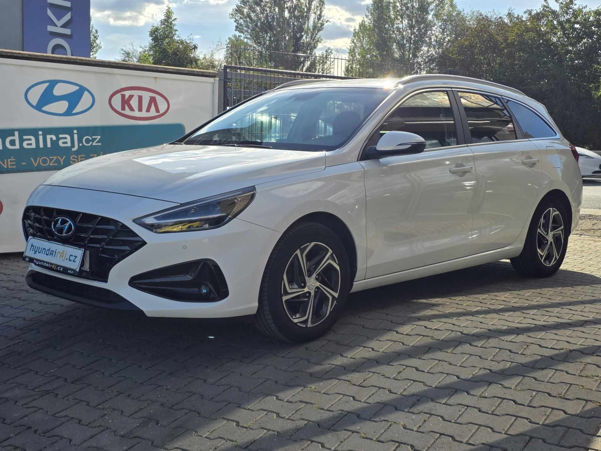 Hyundai i30, 1.6-AUTOMAT-KAMERA-PRAV.SERVIS