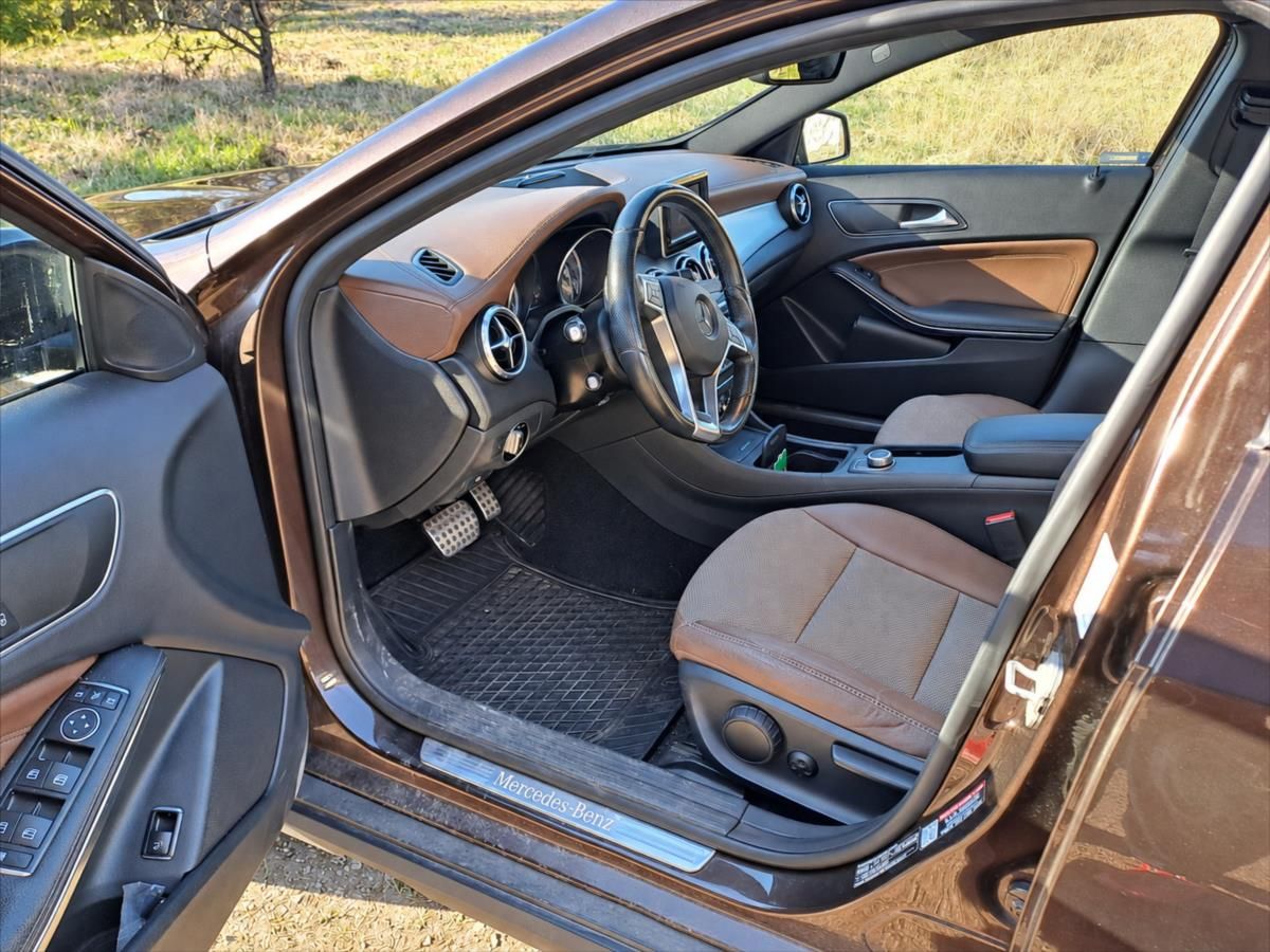Mercedes-Benz GLA, 2,1   220 CDI 4MATIC - fotka 5