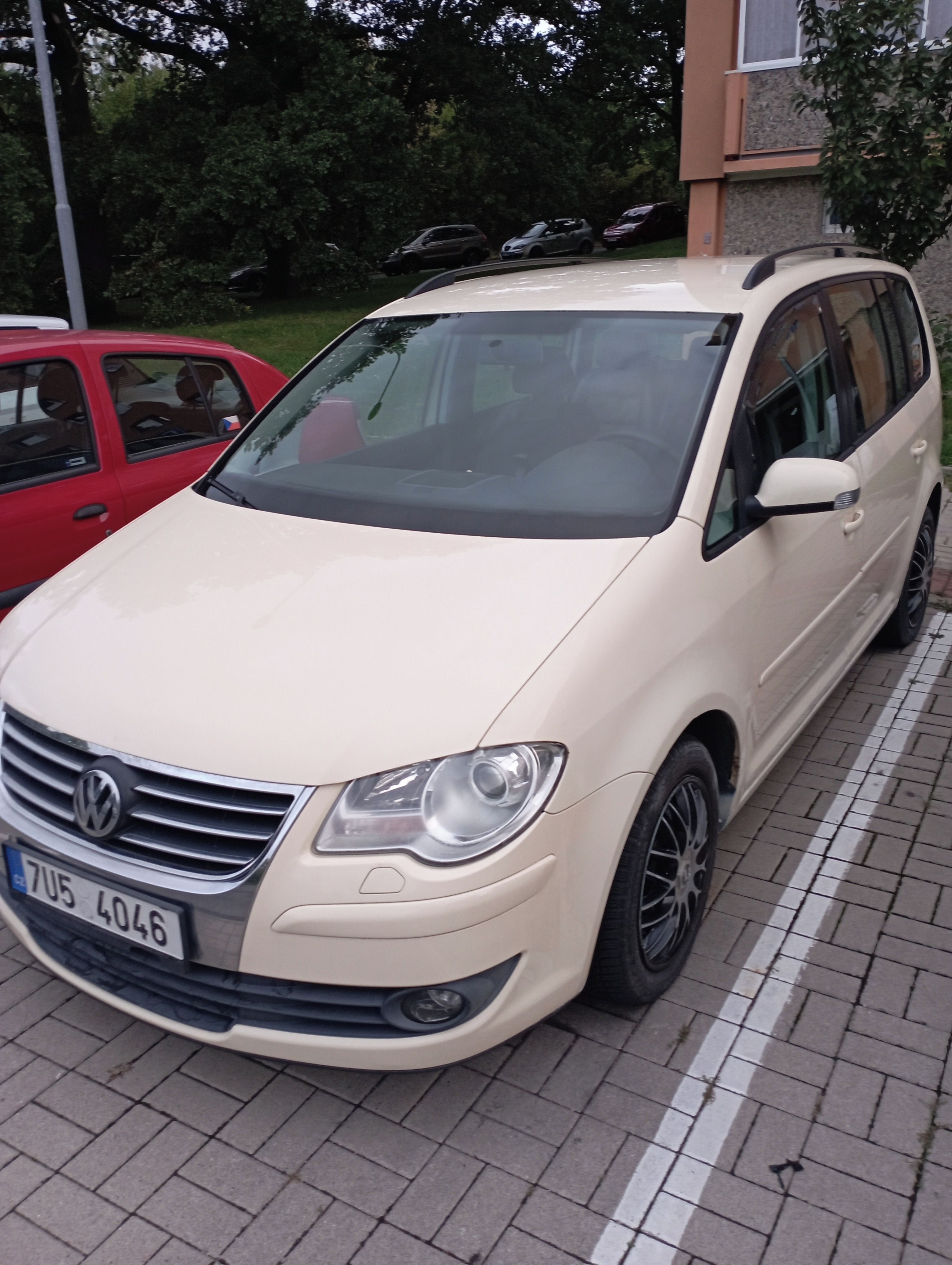 Volkswagen Touran - fotka 2