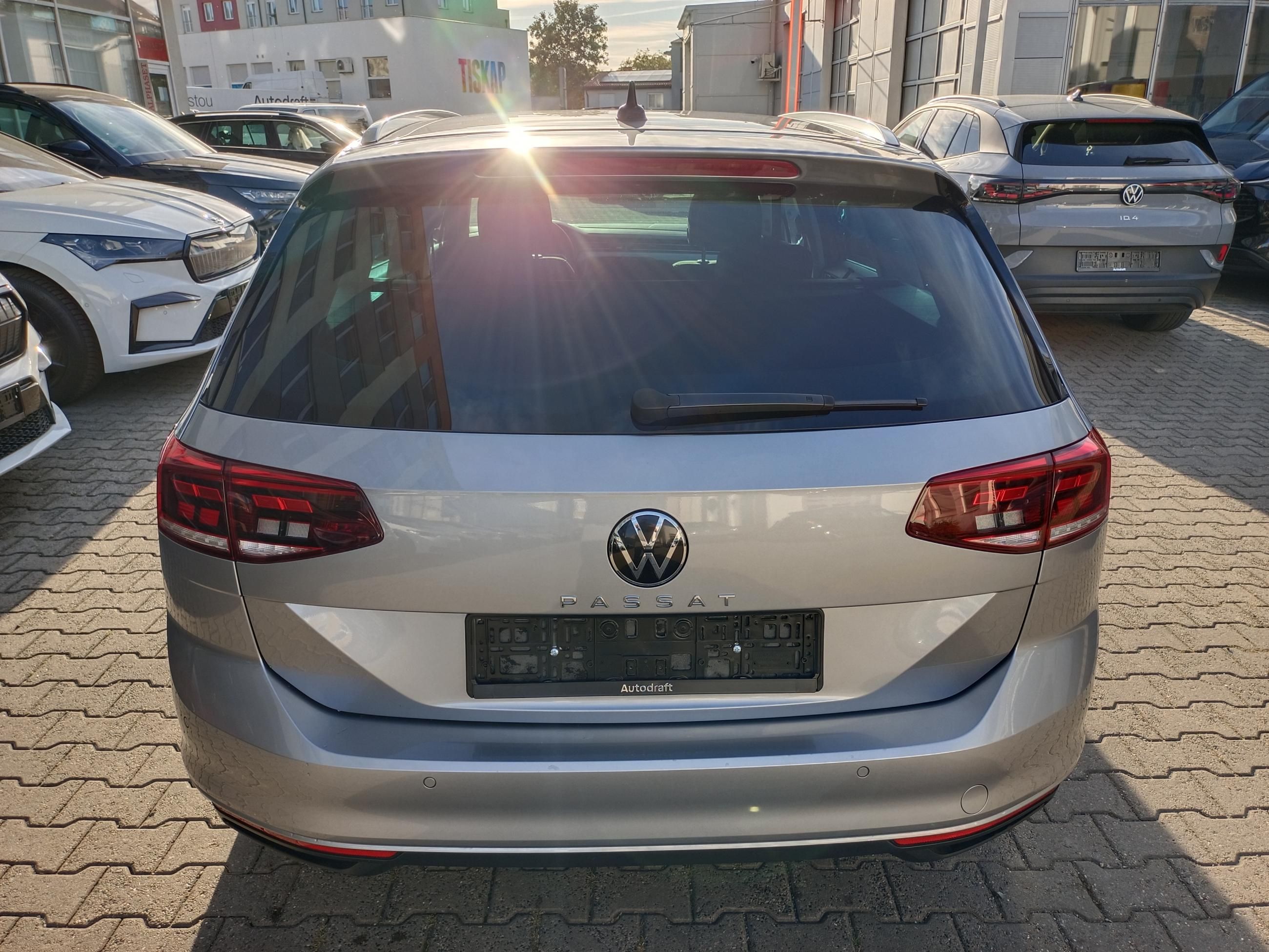 Volkswagen Passat Variant, 2.0 TDI 147kW DSG / Tažné - fotka 5
