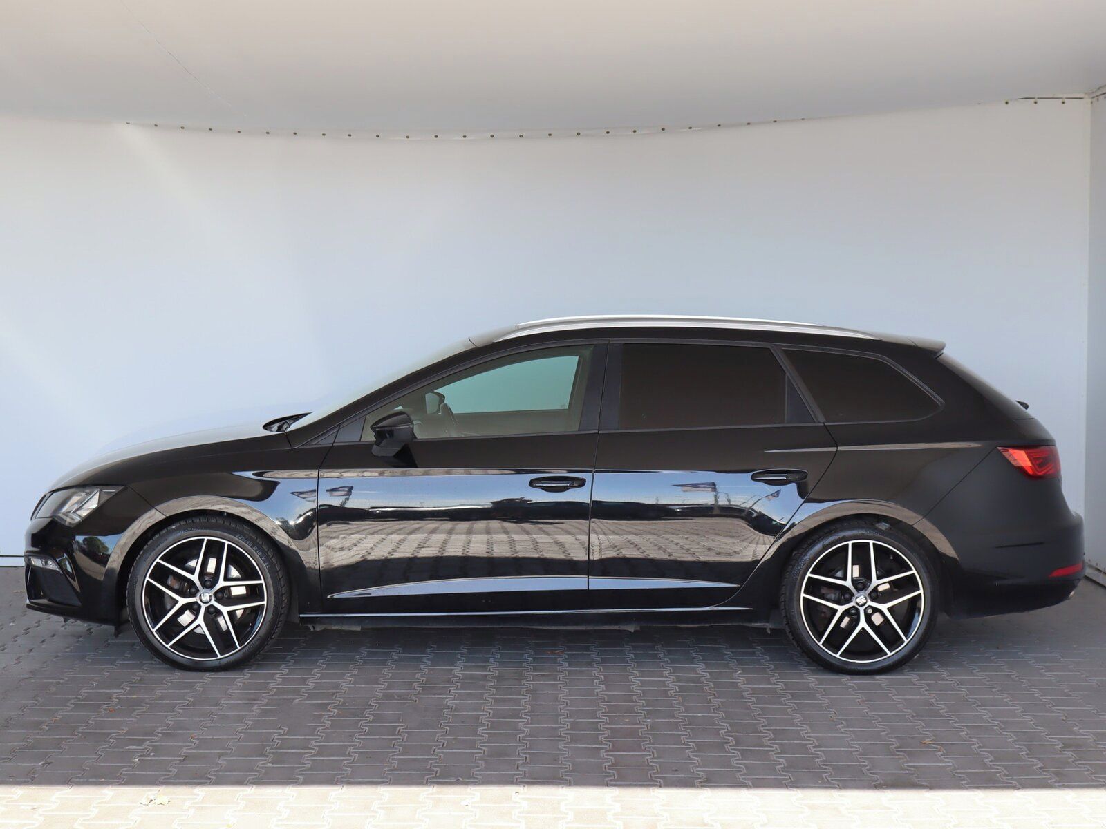 Seat Leon, 2.0 TDI, Automat - fotka 3