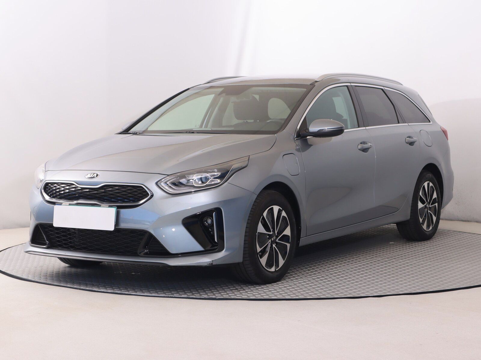 Kia Cee´d, 1.6 GDI plug-in, Gold, Automat - fotka 2
