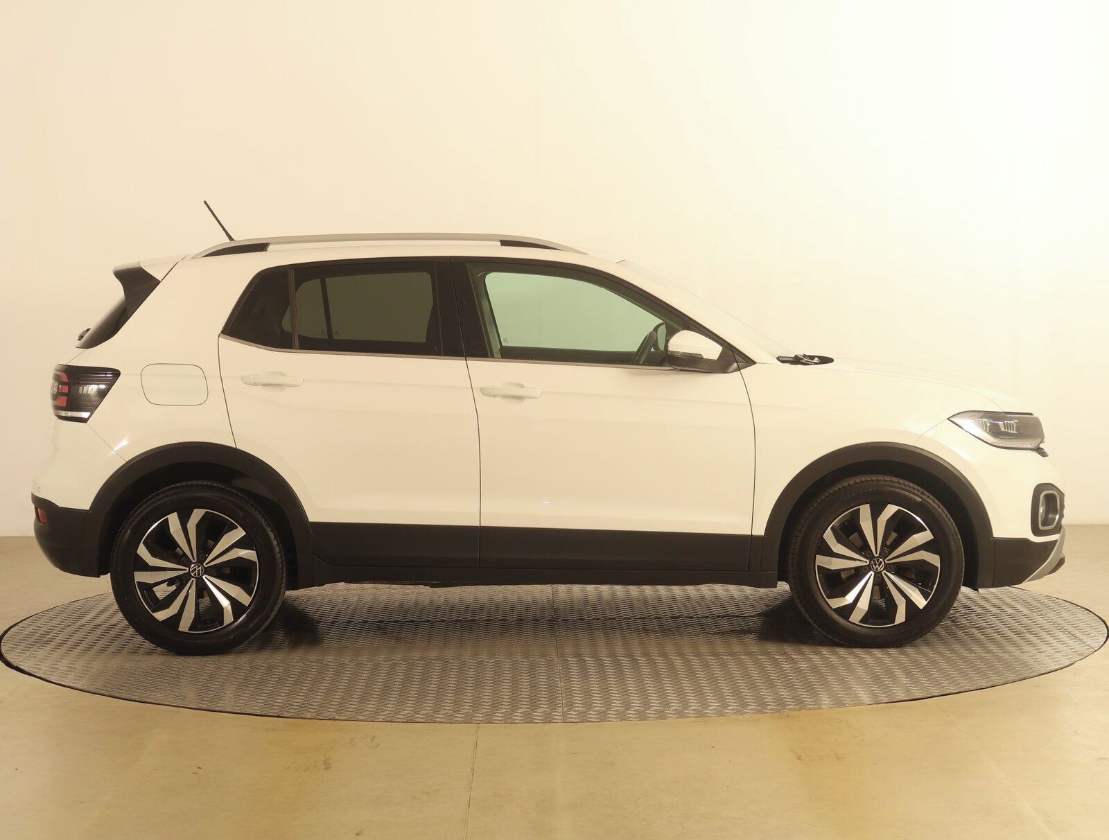 Volkswagen T-Cross, 1.0 TSI, Automat, Serv.kniha - fotka 6