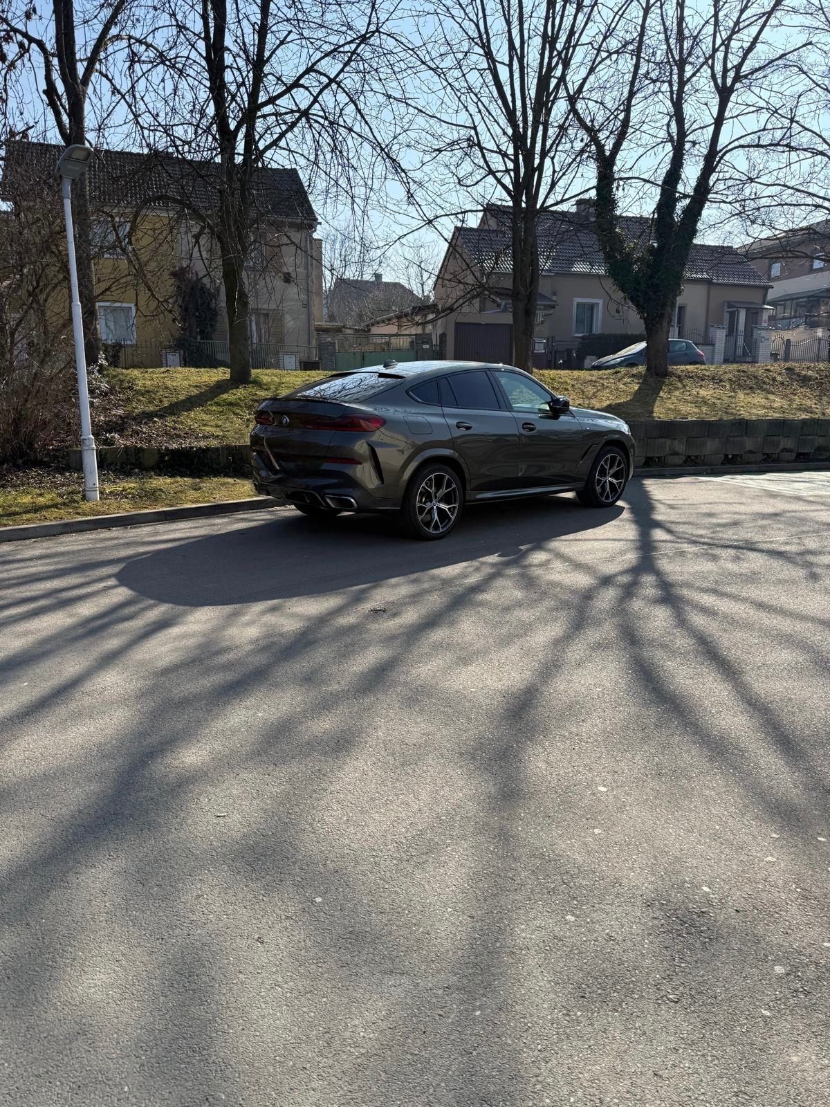 BMW X6, xDrive40d - fotka 4