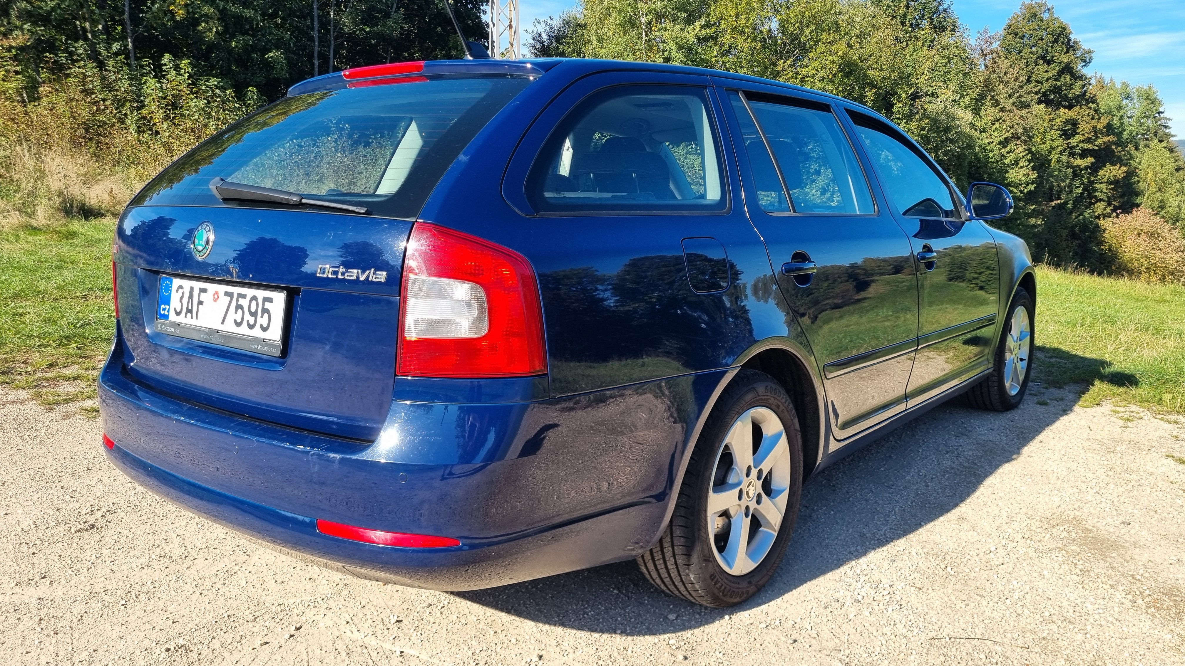 Škoda Octavia, OCTAVIA 2.0 TDI + zimní sada - fotka 3