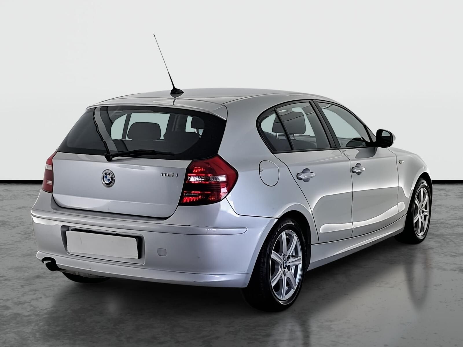 BMW Řada 1, 116i, Kožené sedačky, Xenony - fotka 5