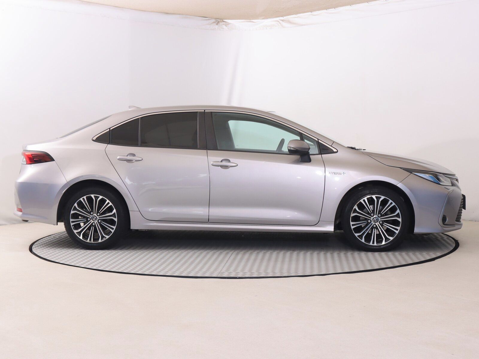 Toyota Corolla, 1.8 Hybrid, Style, Automat - fotka 6