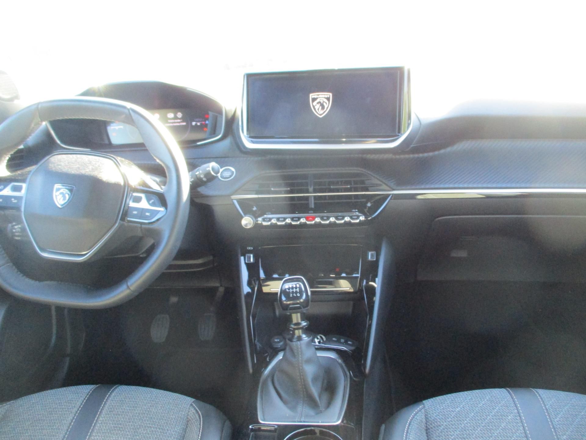 Peugeot 2008, 1,2 Pure Tech - fotka 6