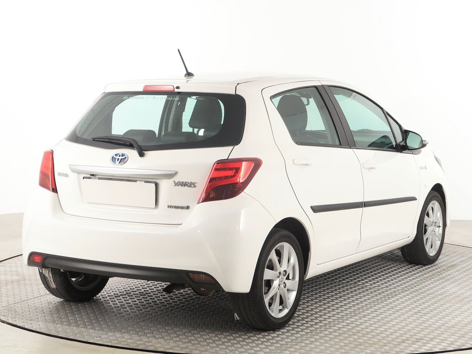 Toyota Yaris, 1.5 Hybrid, Automat - fotka 5