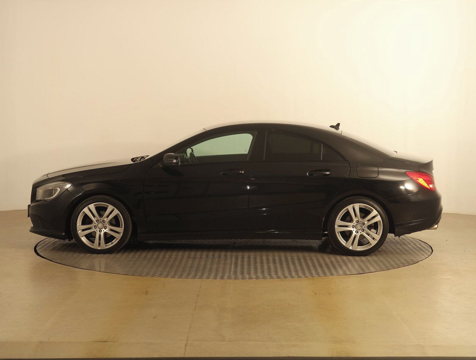 Mercedes-Benz CLA, 200 CDI, Automat - fotka 3