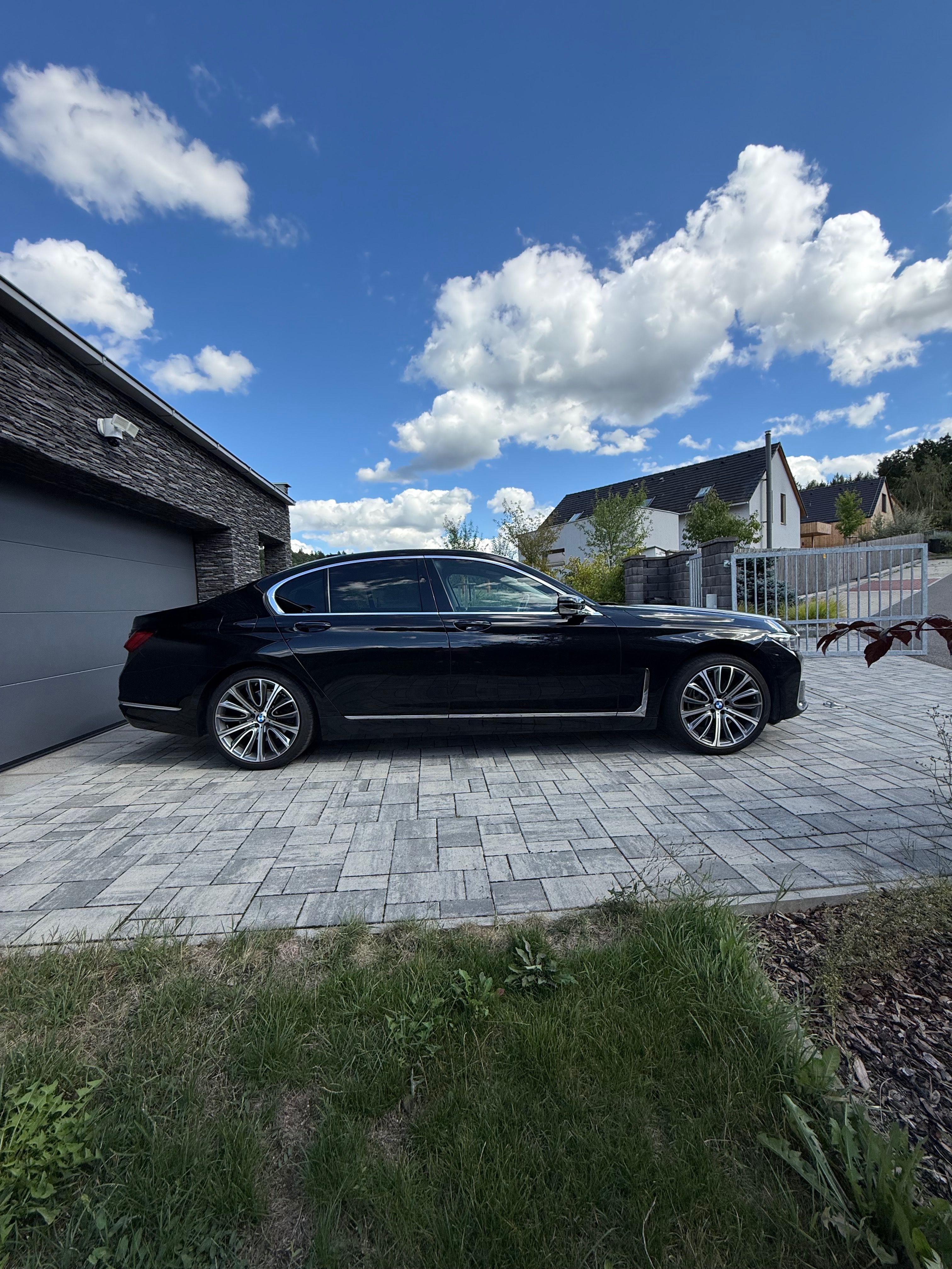 BMW Řada 7, BMW 730d xDrive - fotka 5
