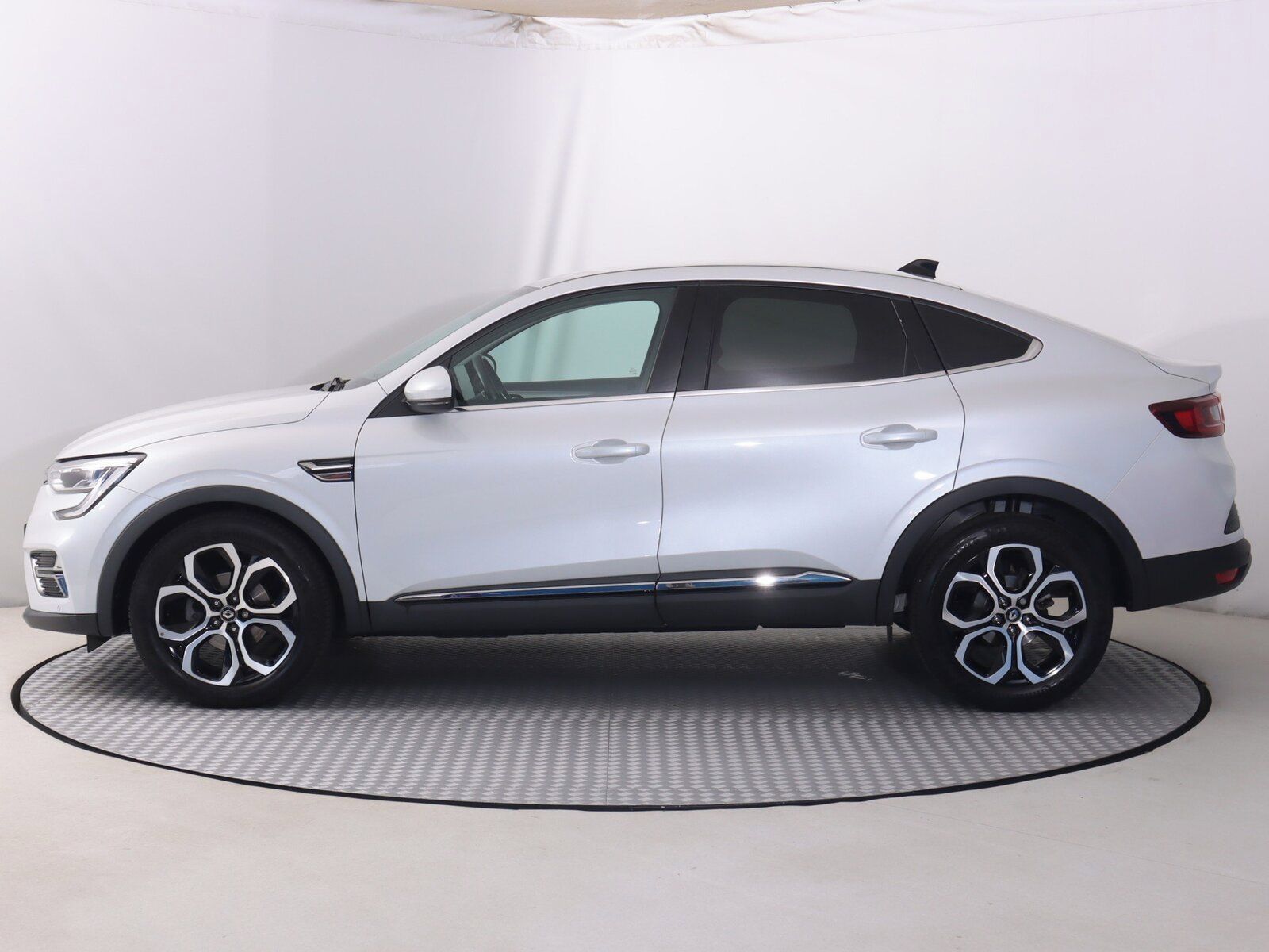 Renault Arkana, 1.3 TCe, Automat, Serv.kniha - fotka 3