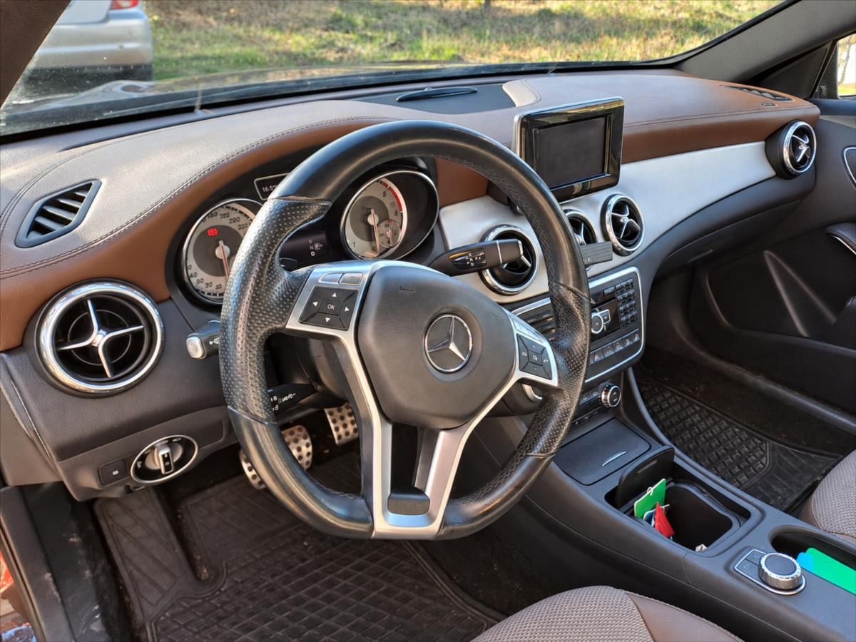 Mercedes-Benz GLA, 2,1   220 CDI 4MATIC - fotka 6