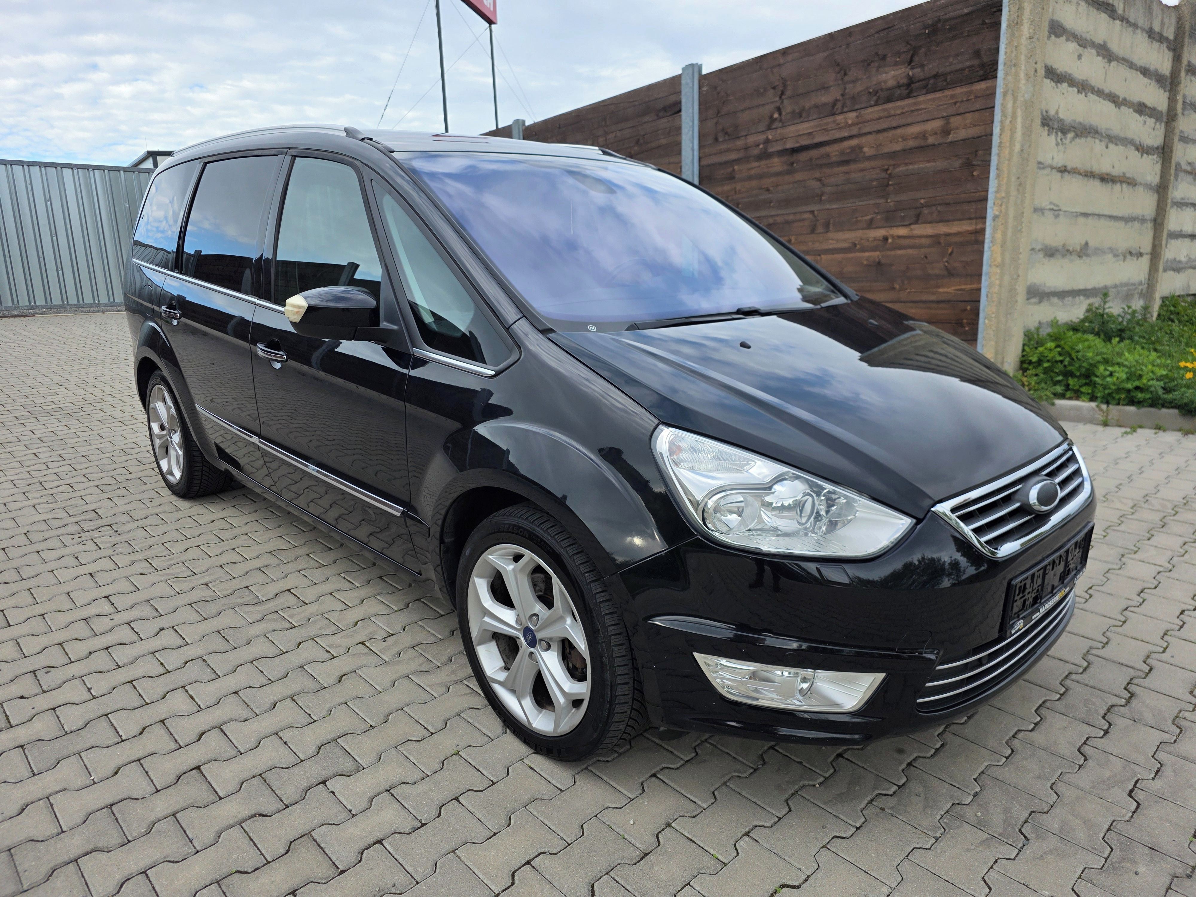 Ford Galaxy, 2.2 TDCi 147kW Plná výbava - fotka 4