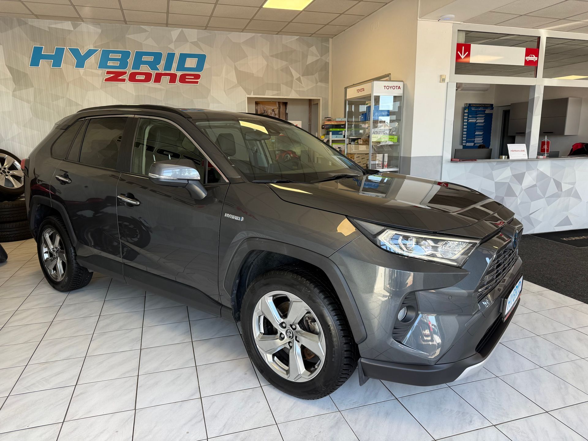 Toyota Rav4, 2.5 HSD 4x4 EXECUTIVE - fotka 5